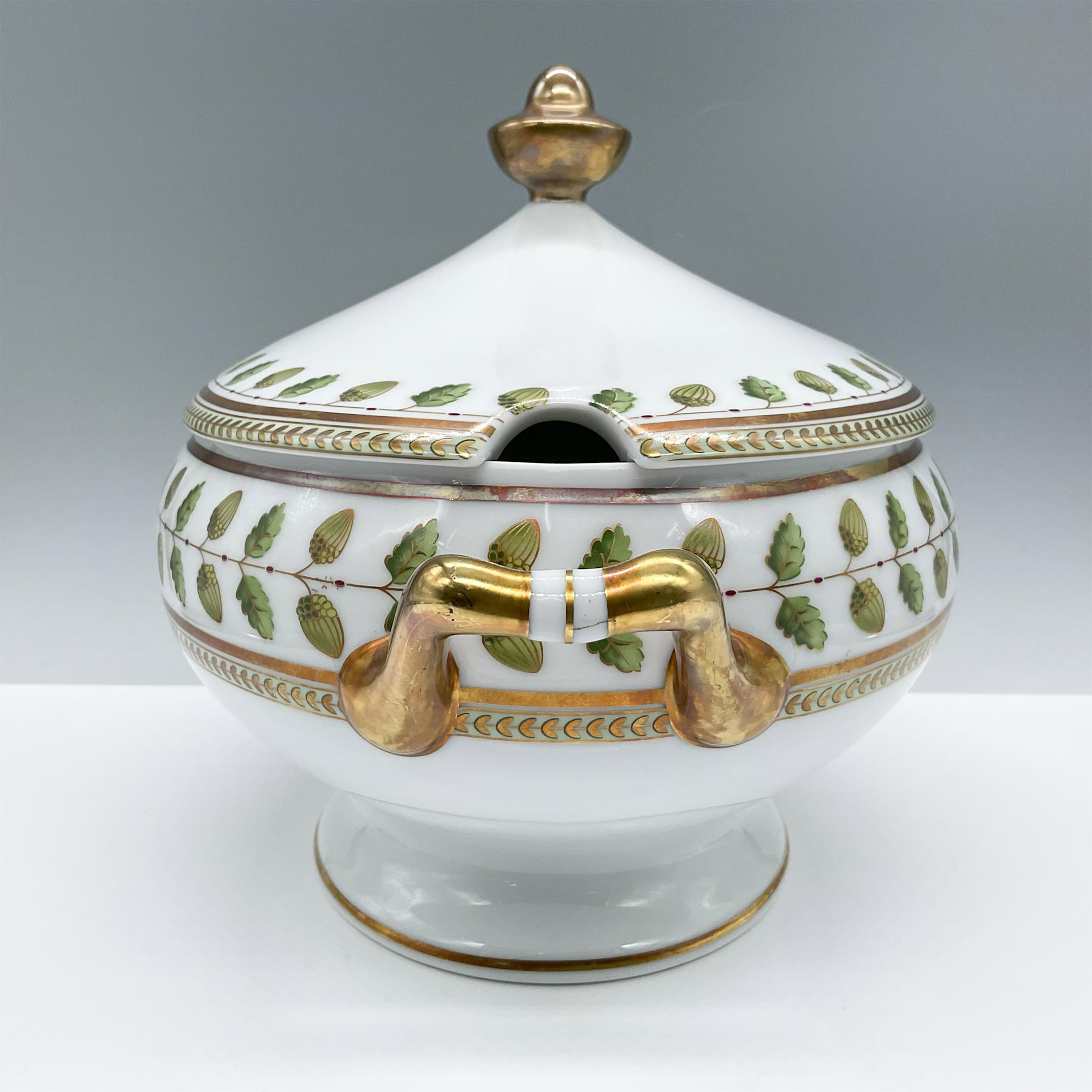 Bernardaud Porcelain Covered Soup Tureen, Constance - Image 2 of 4