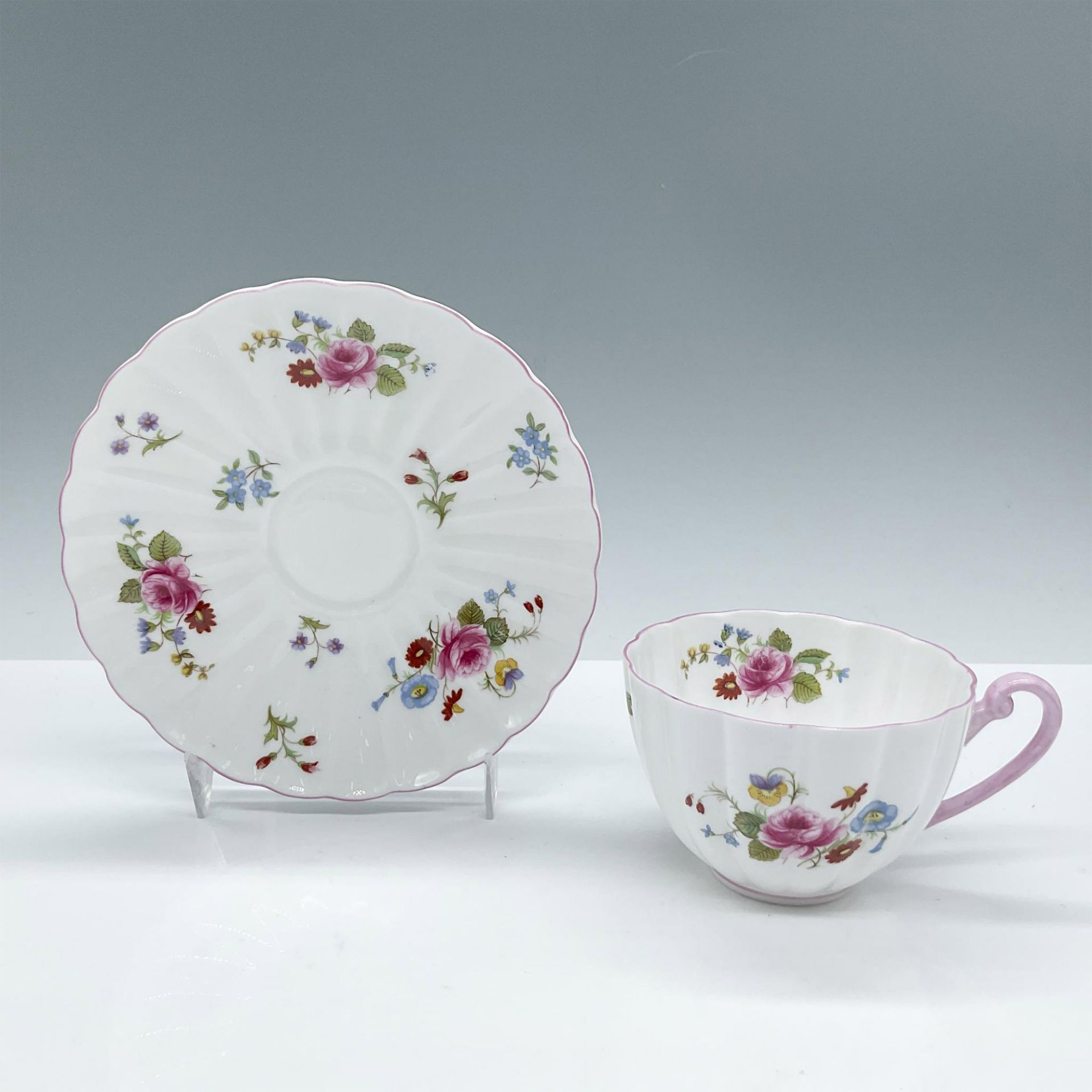 Shelley Bone China Tea Cup and Saucer Set, Rose & Red Daisy - Bild 3 aus 4