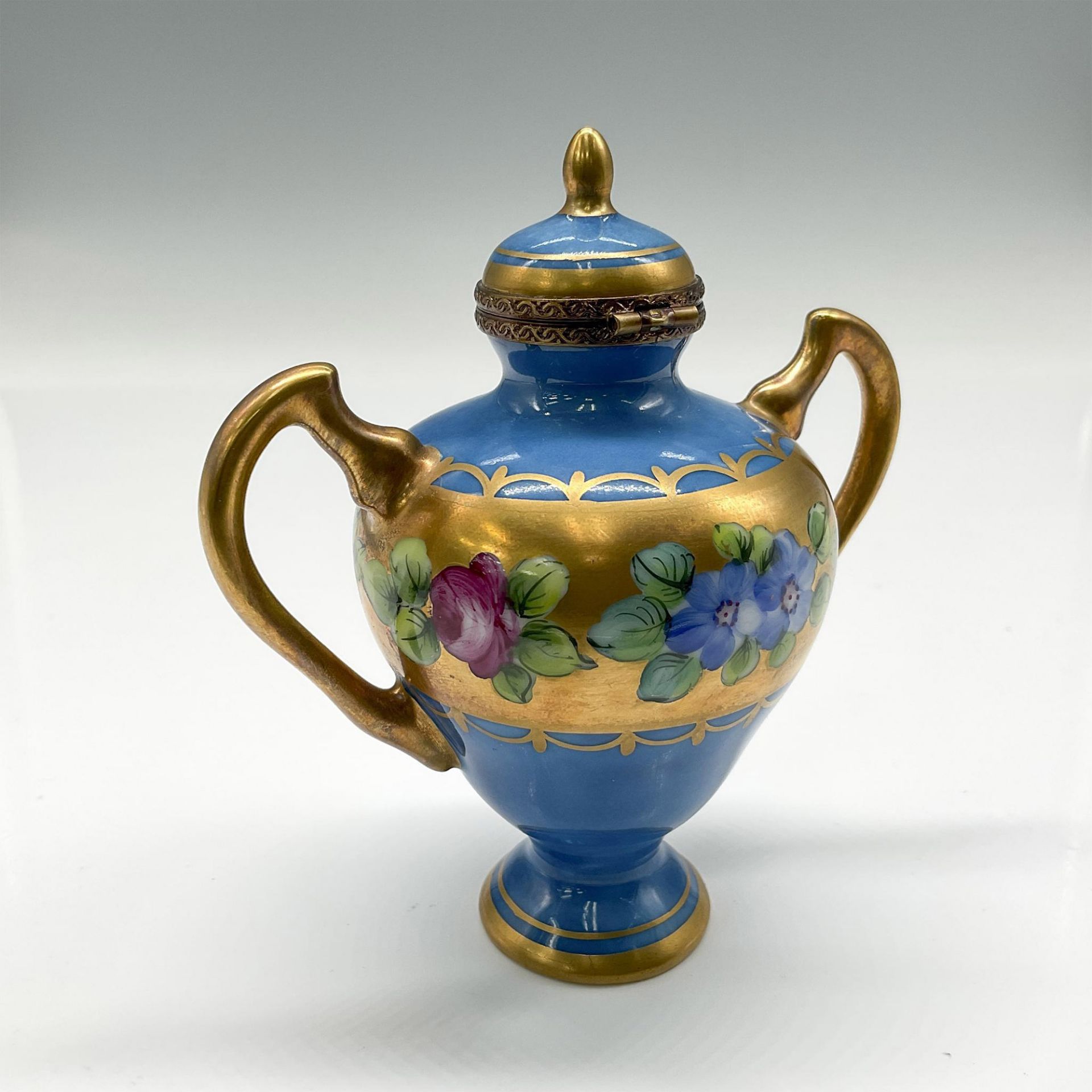 Limoges Peint Main Porcelain Twin Handled Vase Box - Image 2 of 4