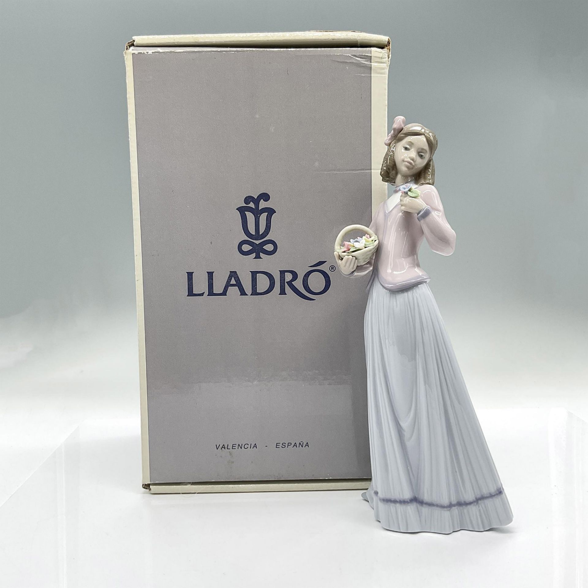 Innocence In Bloom 1007644 - Lladro Porcelain Figurine - Bild 4 aus 4