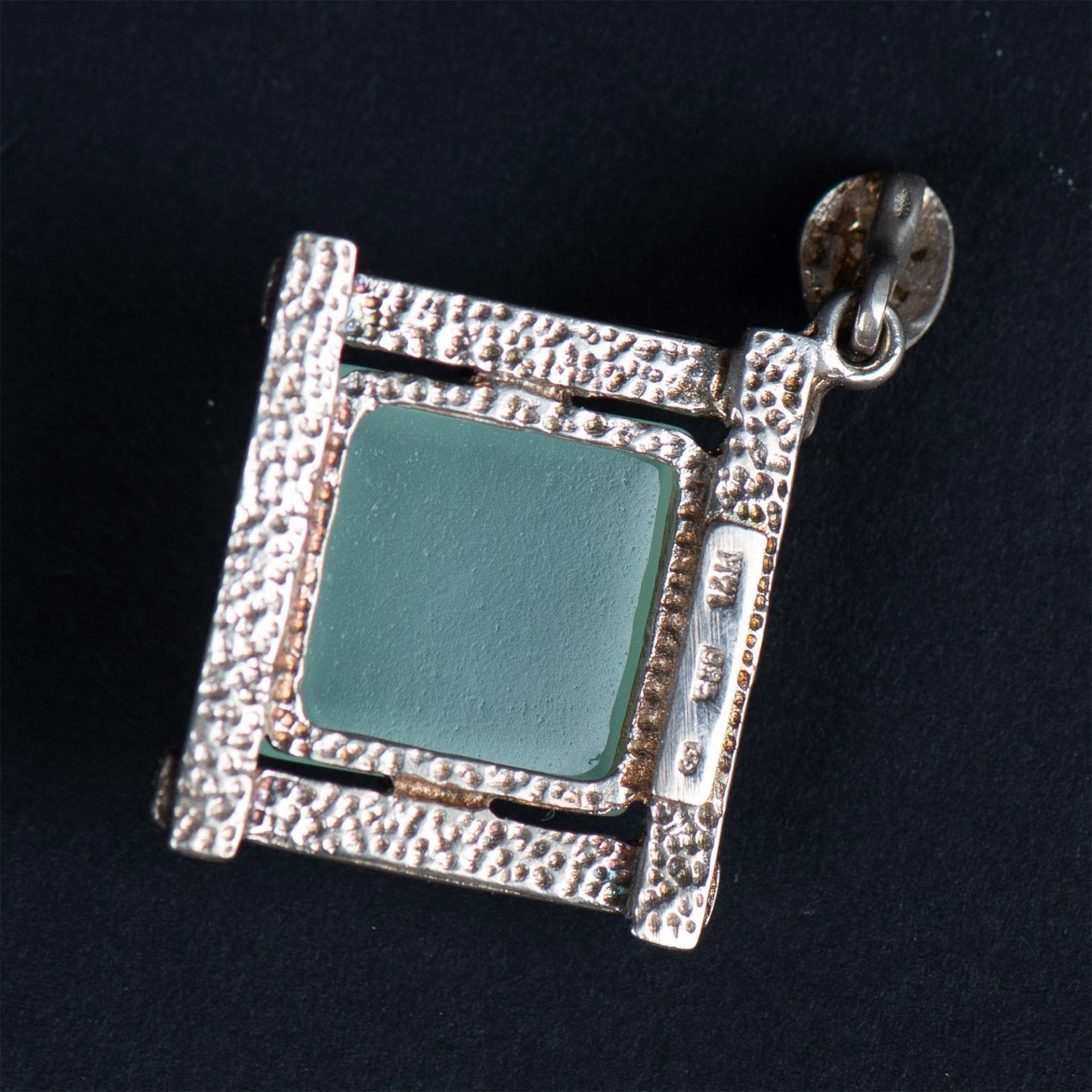 Lovely 14K White Gold and Green Gemstone Pendant - Bild 3 aus 3