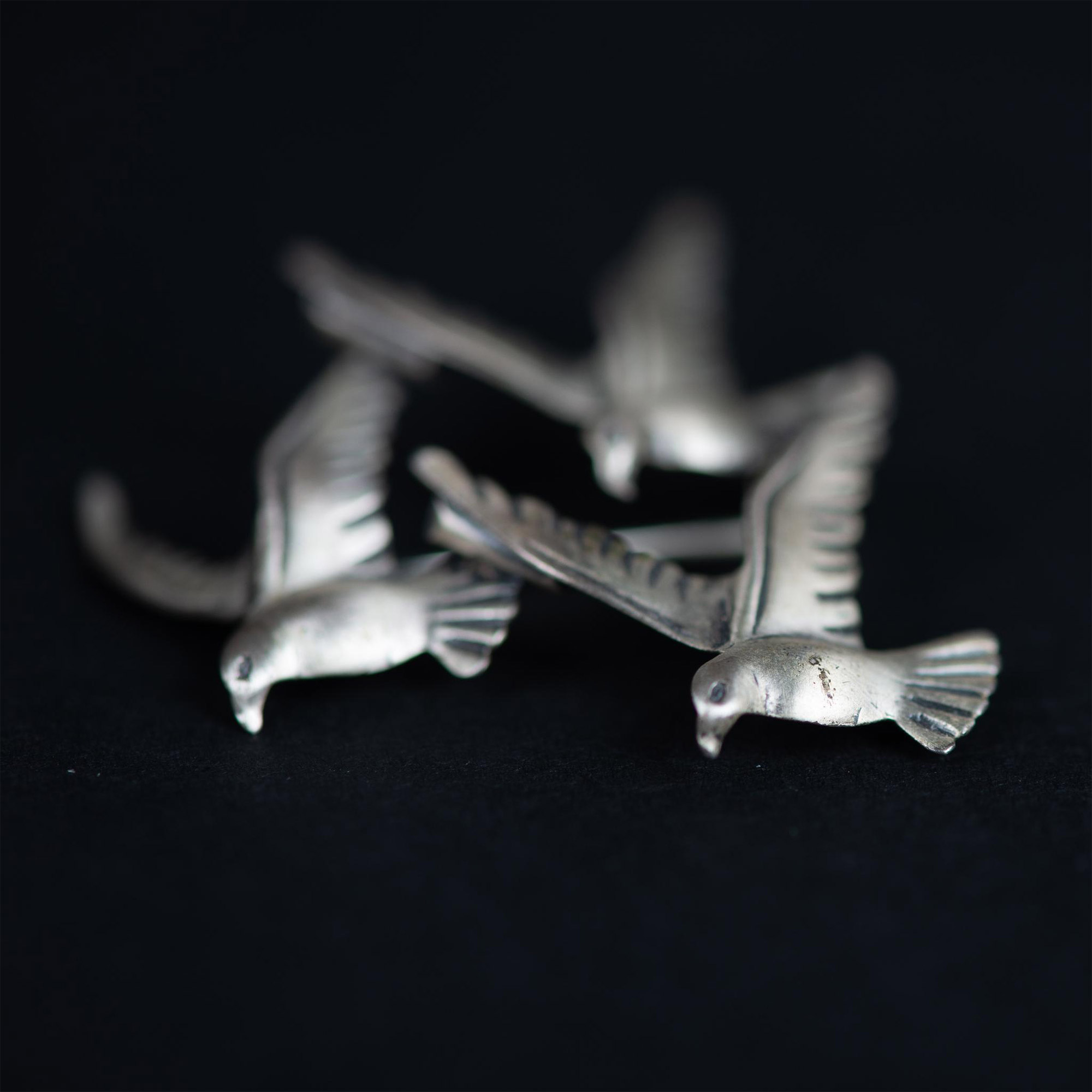 Beau Sterling Silver Flying Birds Brooch - Image 4 of 4