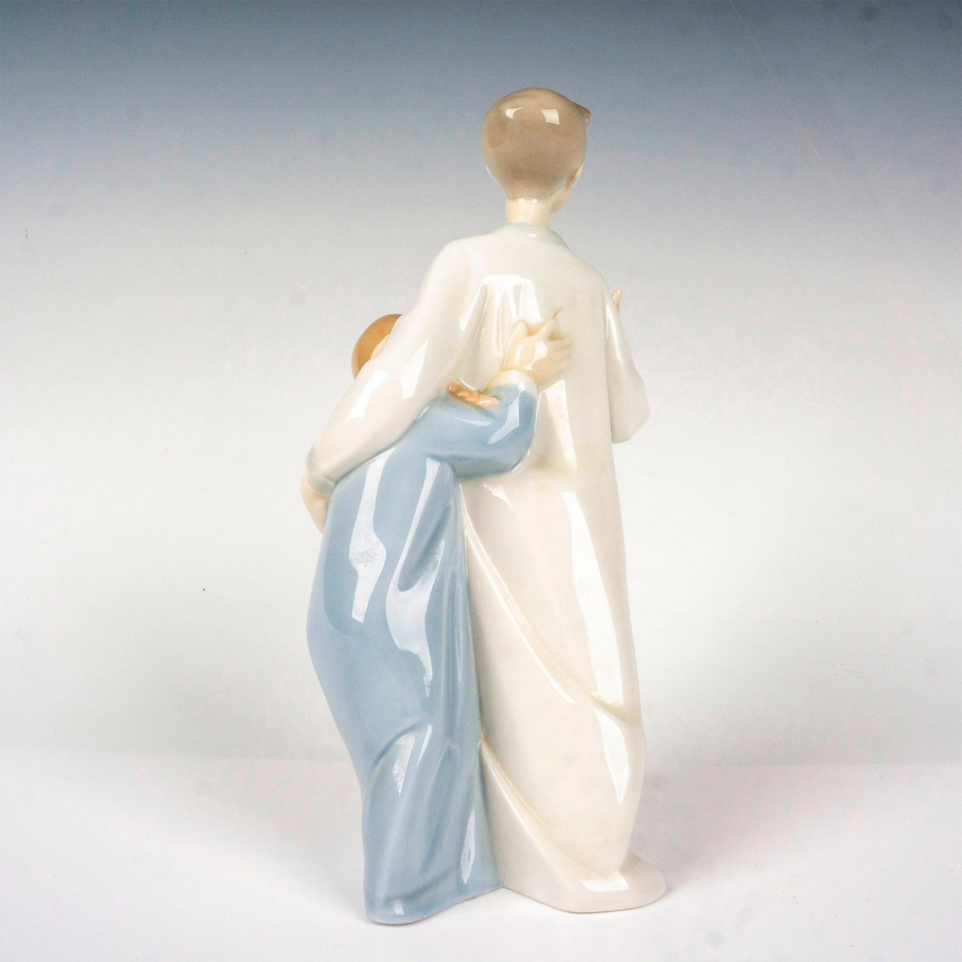 Boy And Girl 1004874 - Lladro Porcelain Figurine - Bild 2 aus 3