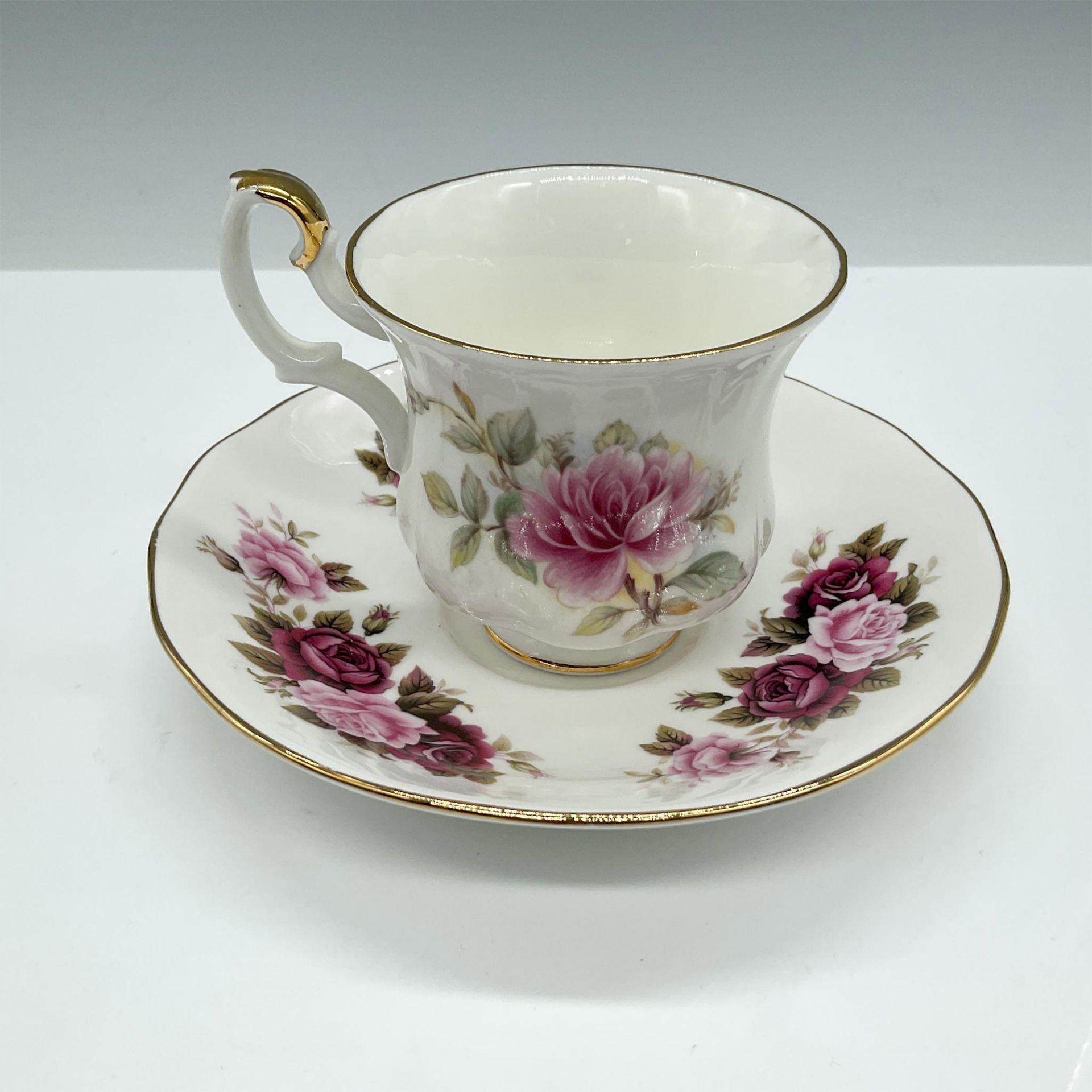 Royal Albert Queen Anne Bone China Tea Cup and Saucer Set - Bild 2 aus 4