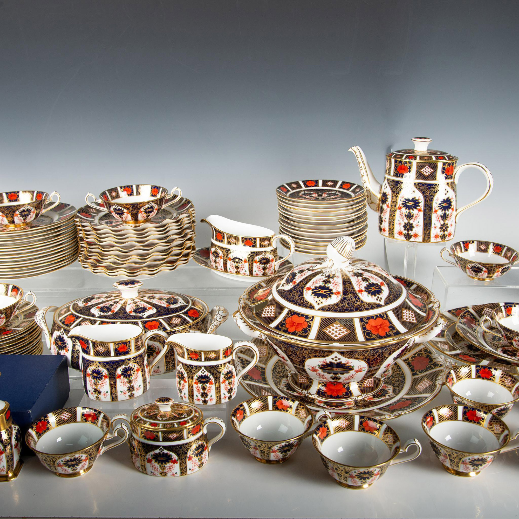 132pc Royal Crown Derby Dining Set, Old Imari - Image 3 of 8