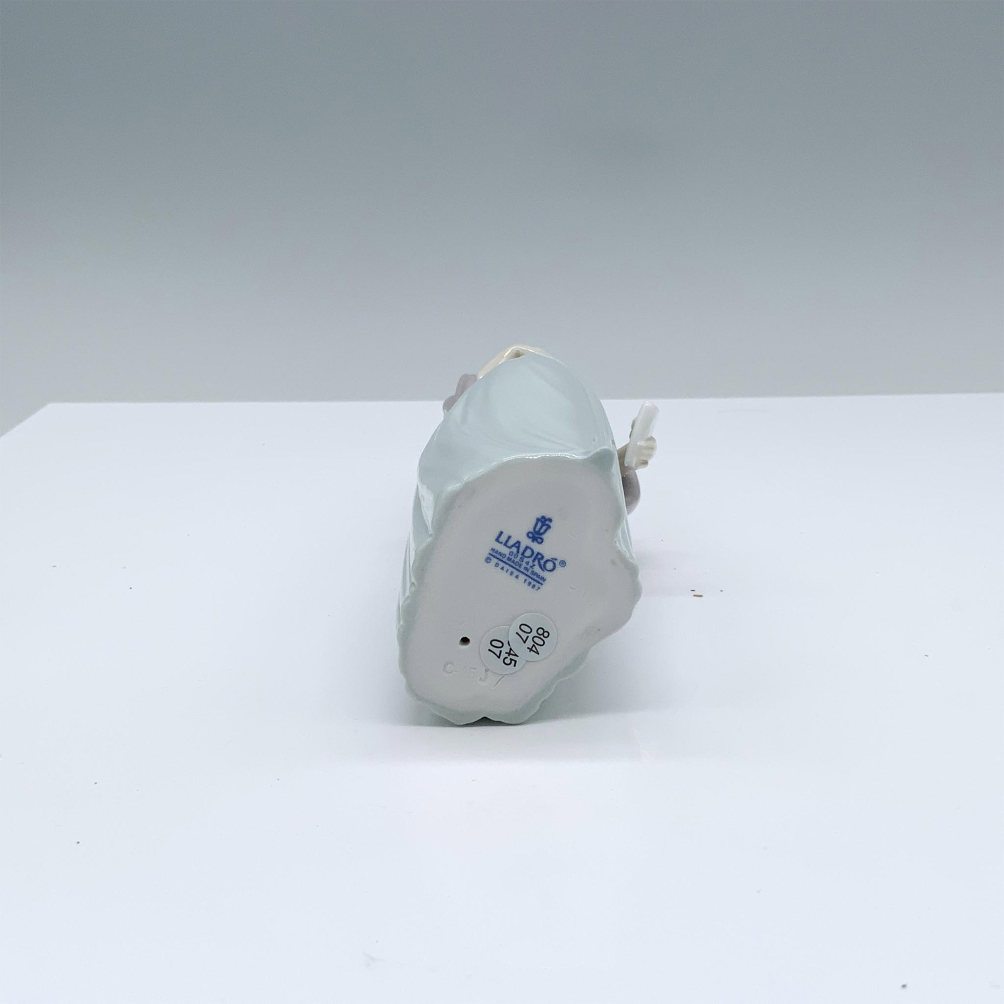Ingenue 1005487 - Lladro Porcelain Figurine - Image 3 of 4