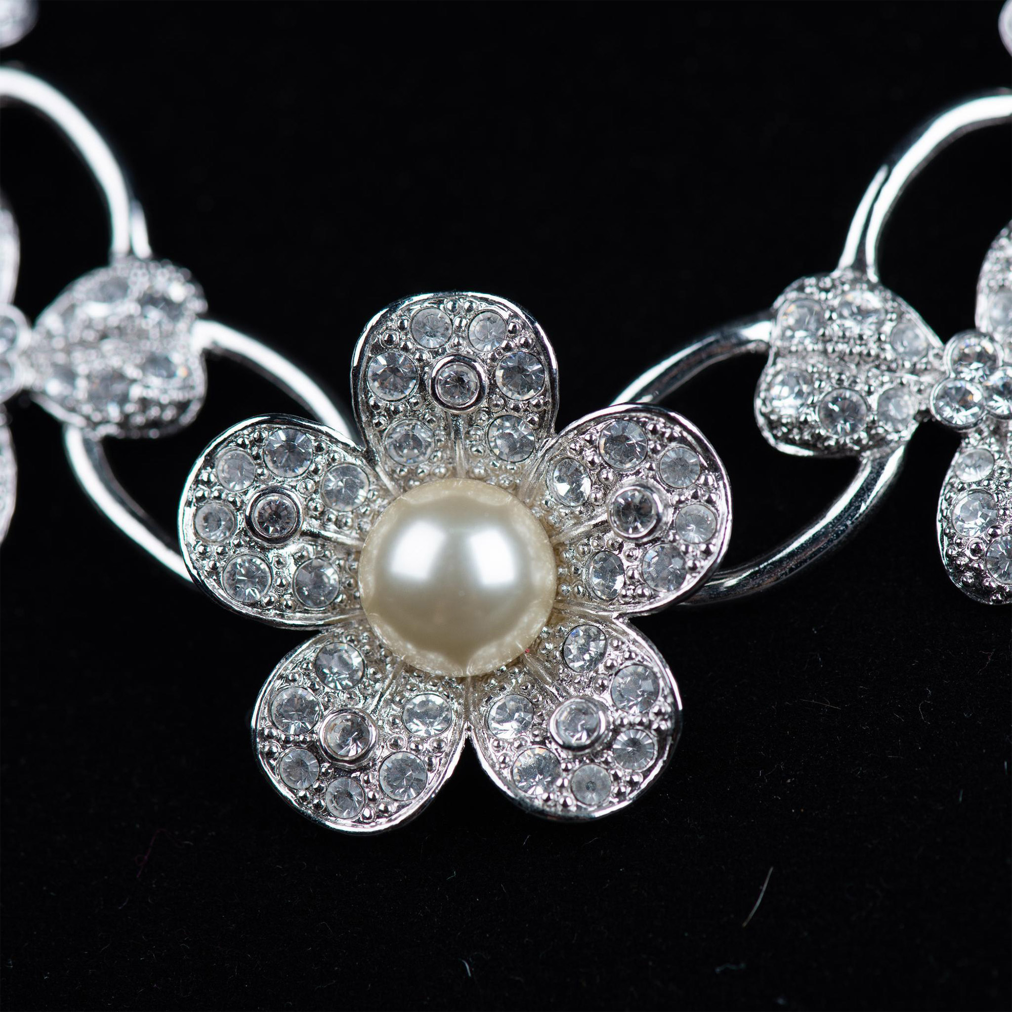 Nolan Miller Silver Metal Flower Necklace - Image 4 of 6