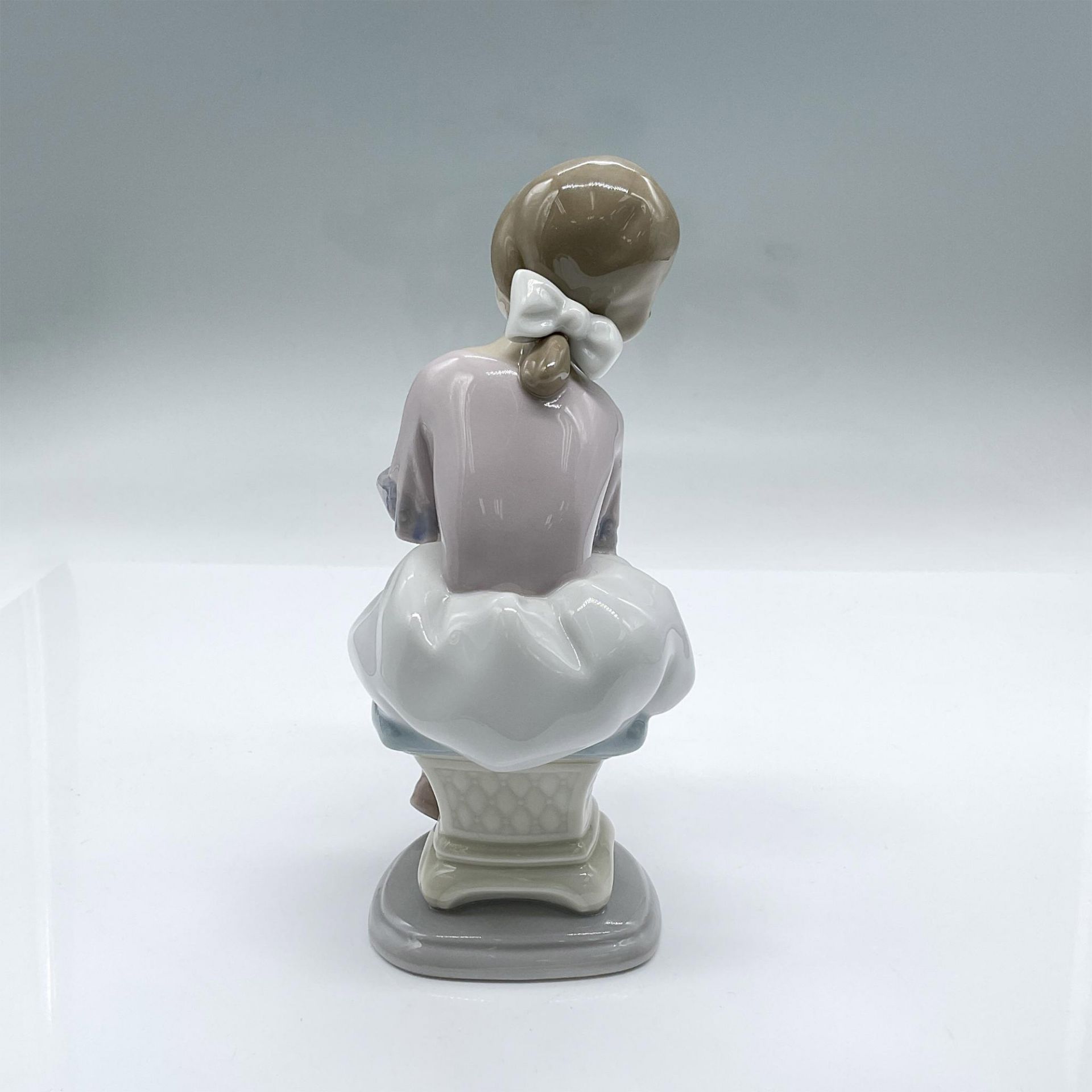 Best Friend 1007620 - Lladro Porcelain Figurine - Image 2 of 3