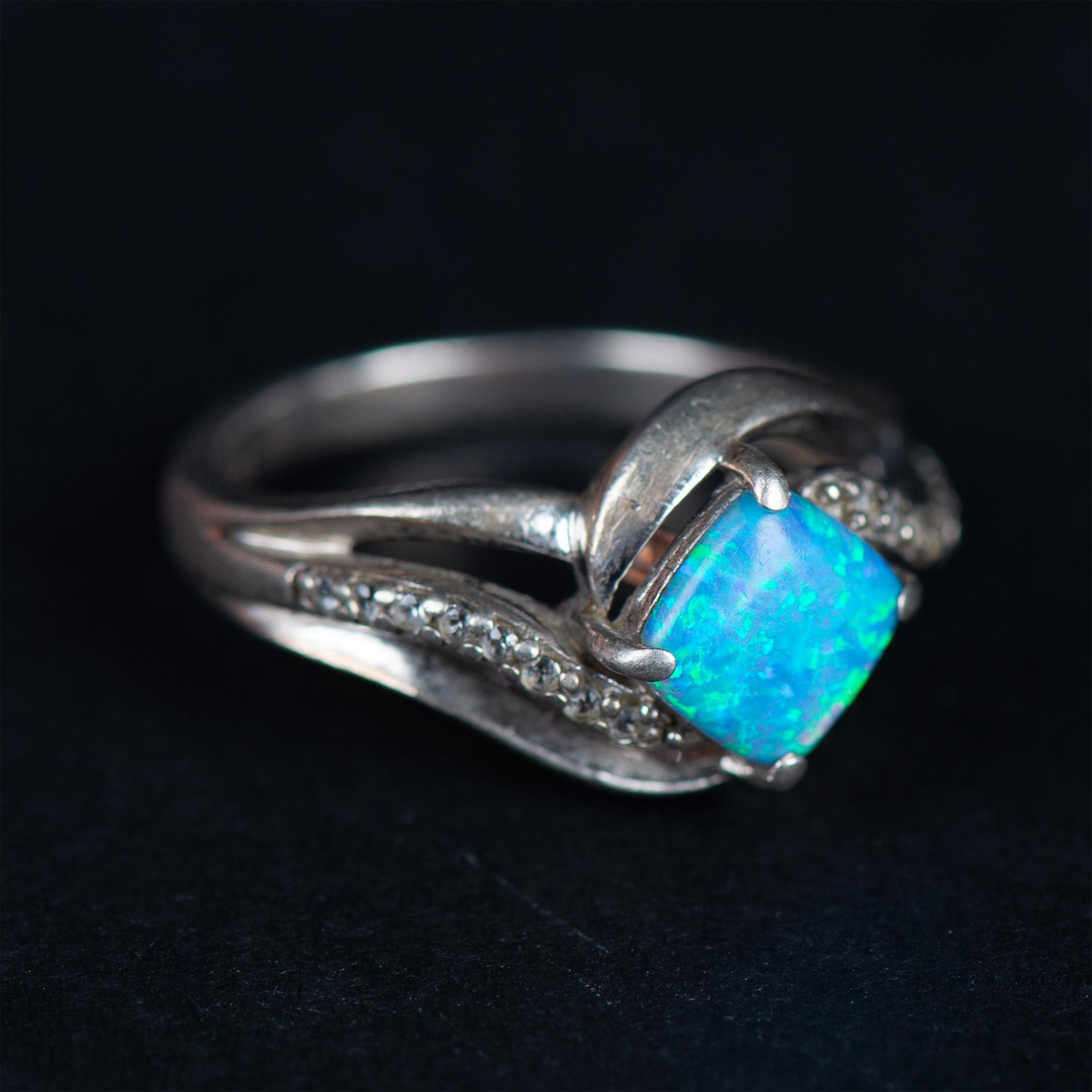 Pretty Sterling Silver, Opal, and CZ Ring - Bild 2 aus 5