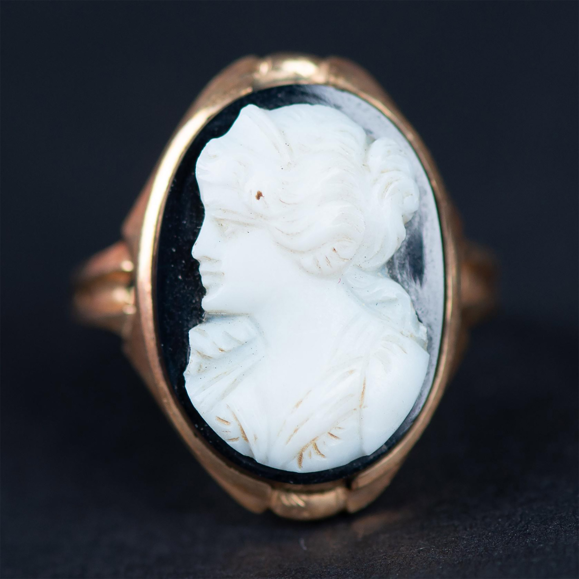 Beautiful Vintage 10K Gold Cameo Ring - Image 4 of 8