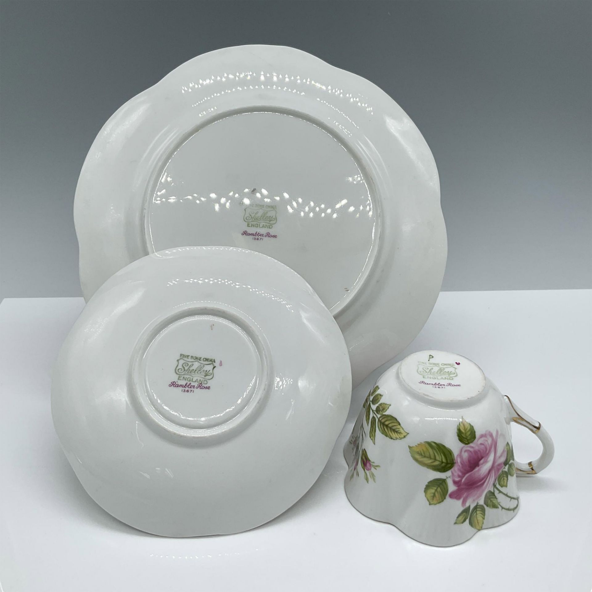 Shelley Bone China Tea Trio, Rambler Rose - Image 3 of 3