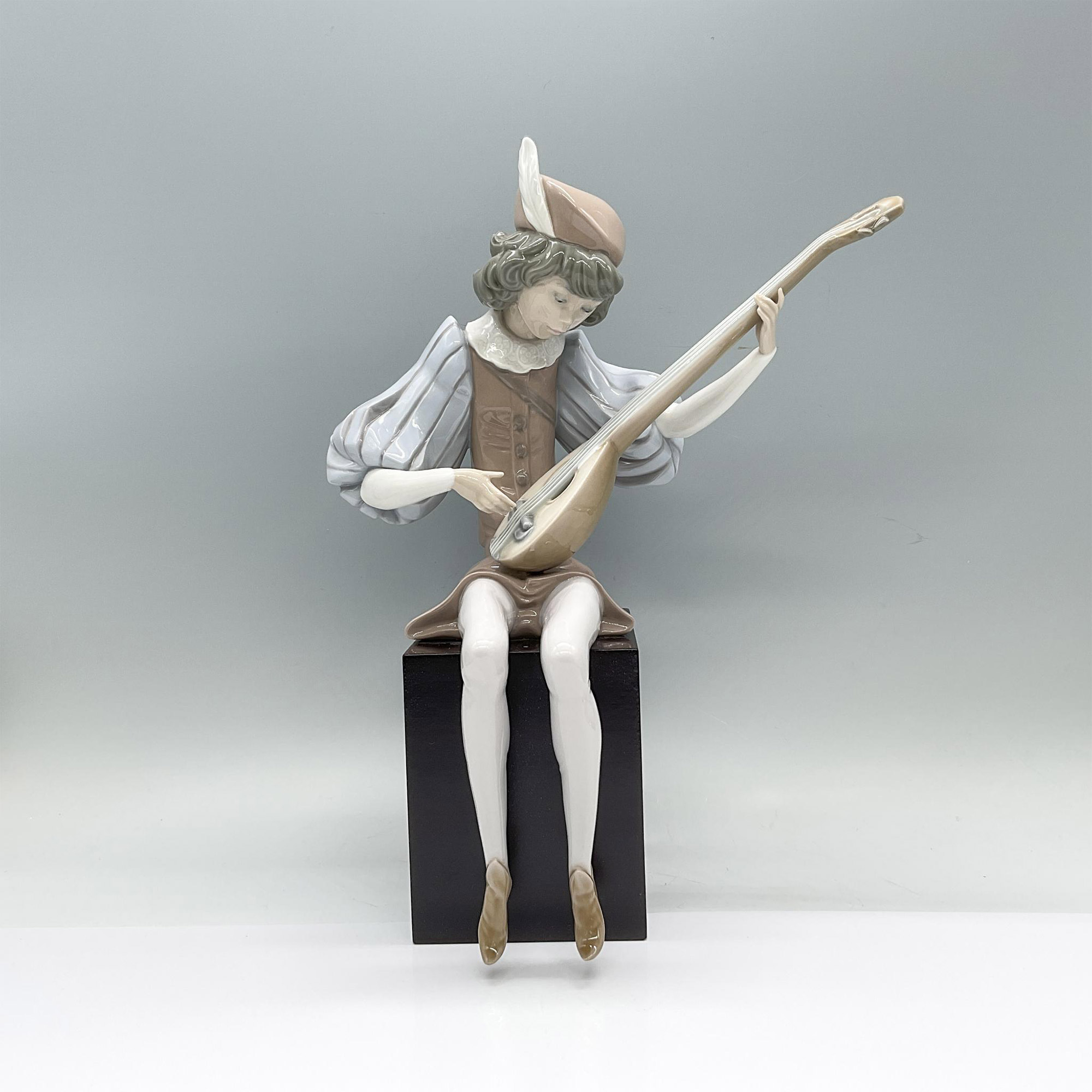 Juggler Sitting 1001382 - Lladro Porcelain Figurine