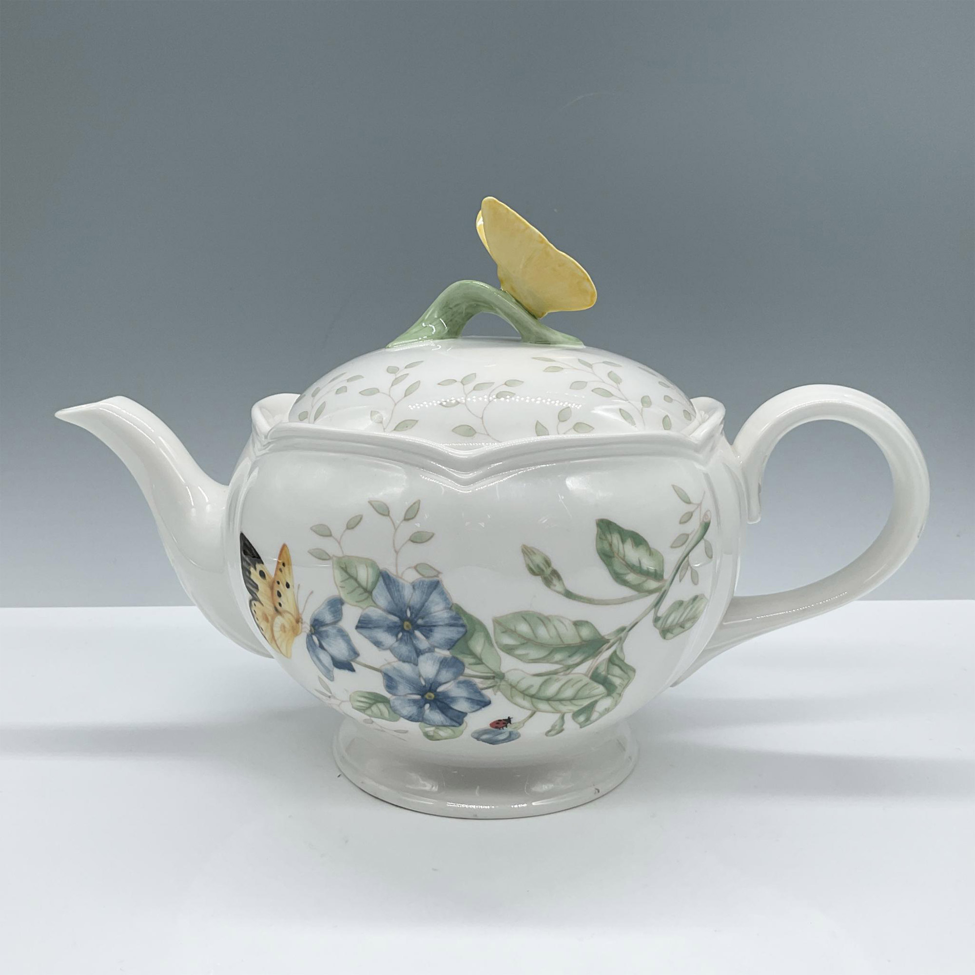 Lenox Porcelain Lidded Tea Pot, Butterfly Meadow Collection - Image 2 of 4