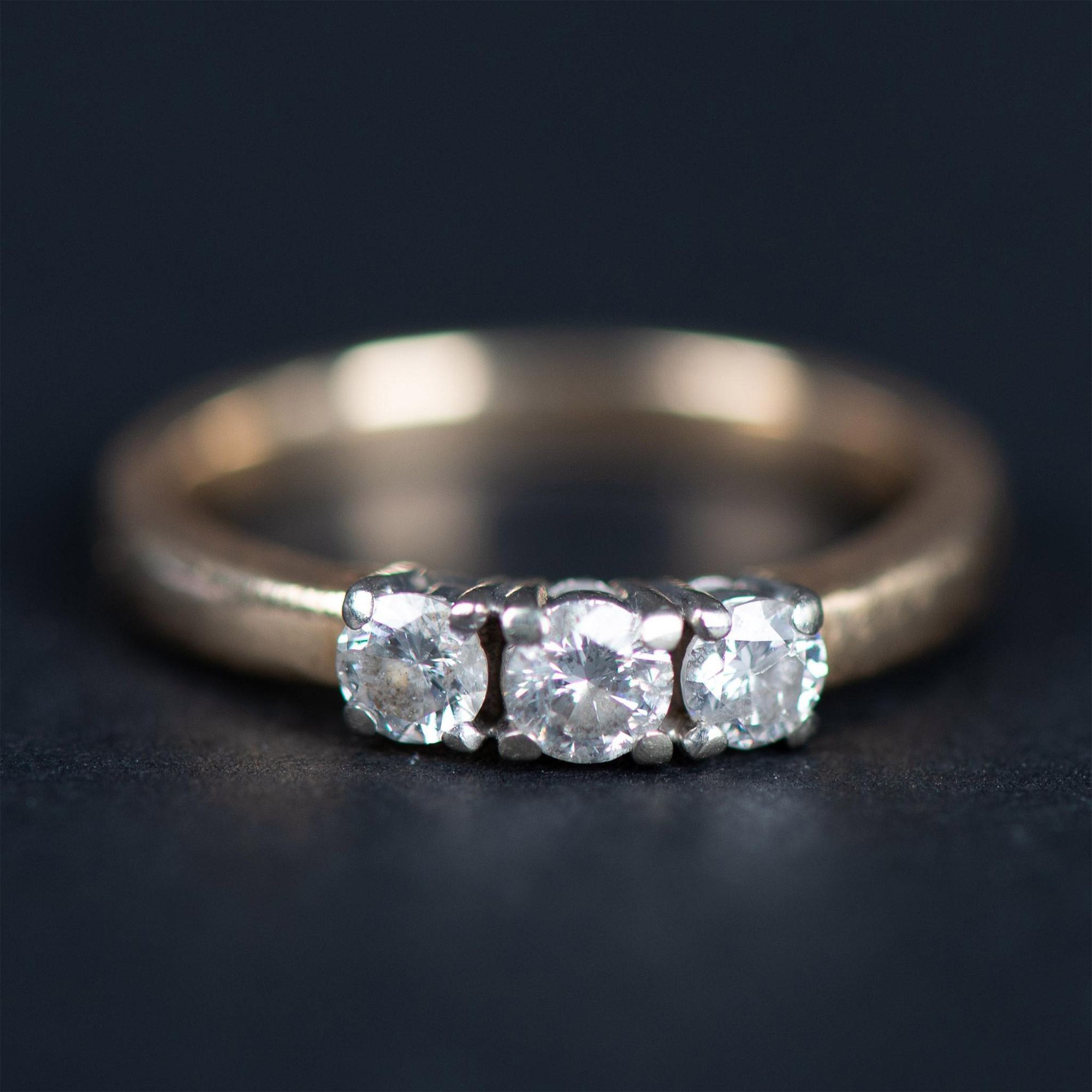 Beautiful Two Tone 14K Gold & Diamond Ring - Image 3 of 6