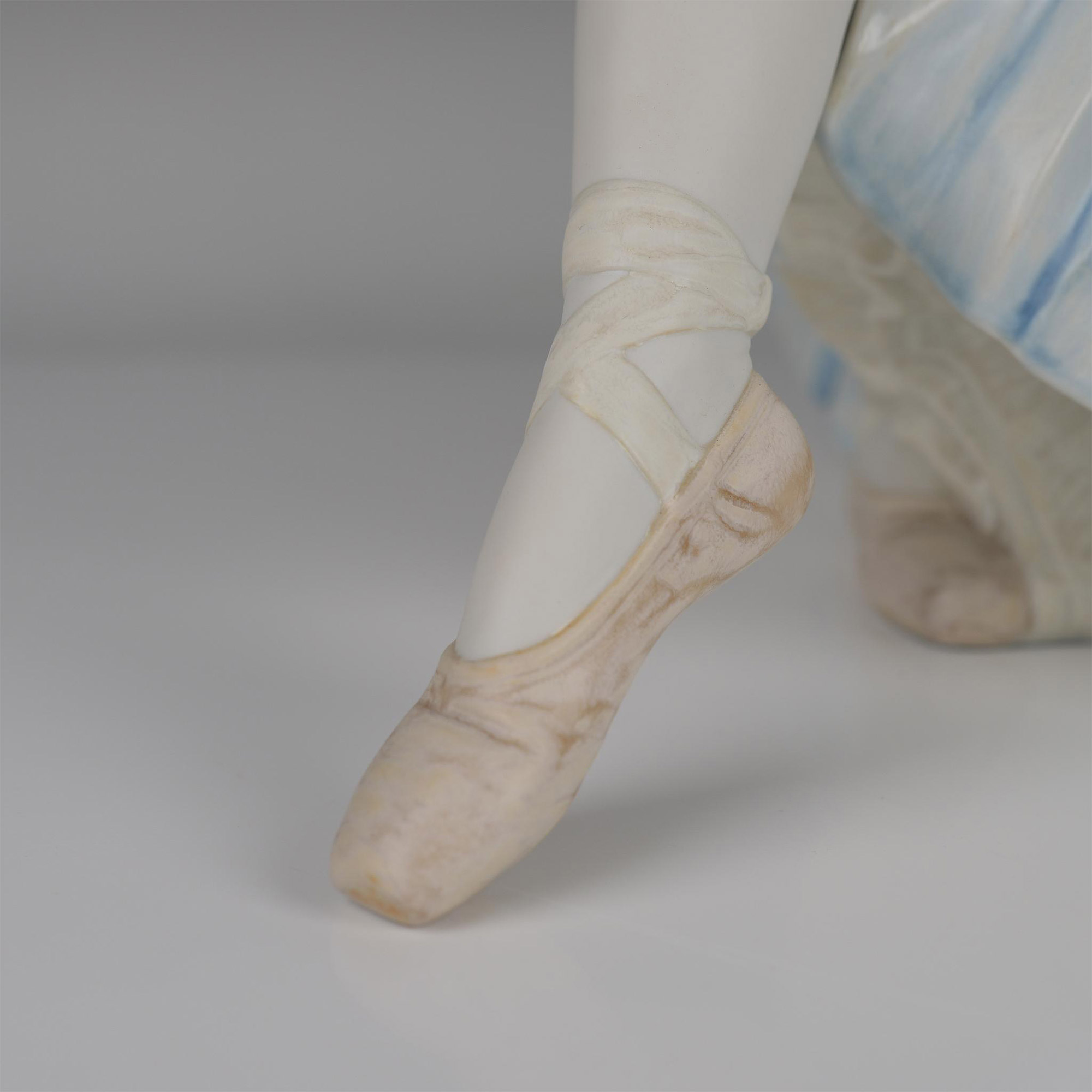 Love For Ballet 1011893 - Lladro Porcelain Monumental Sculpture - Image 13 of 15
