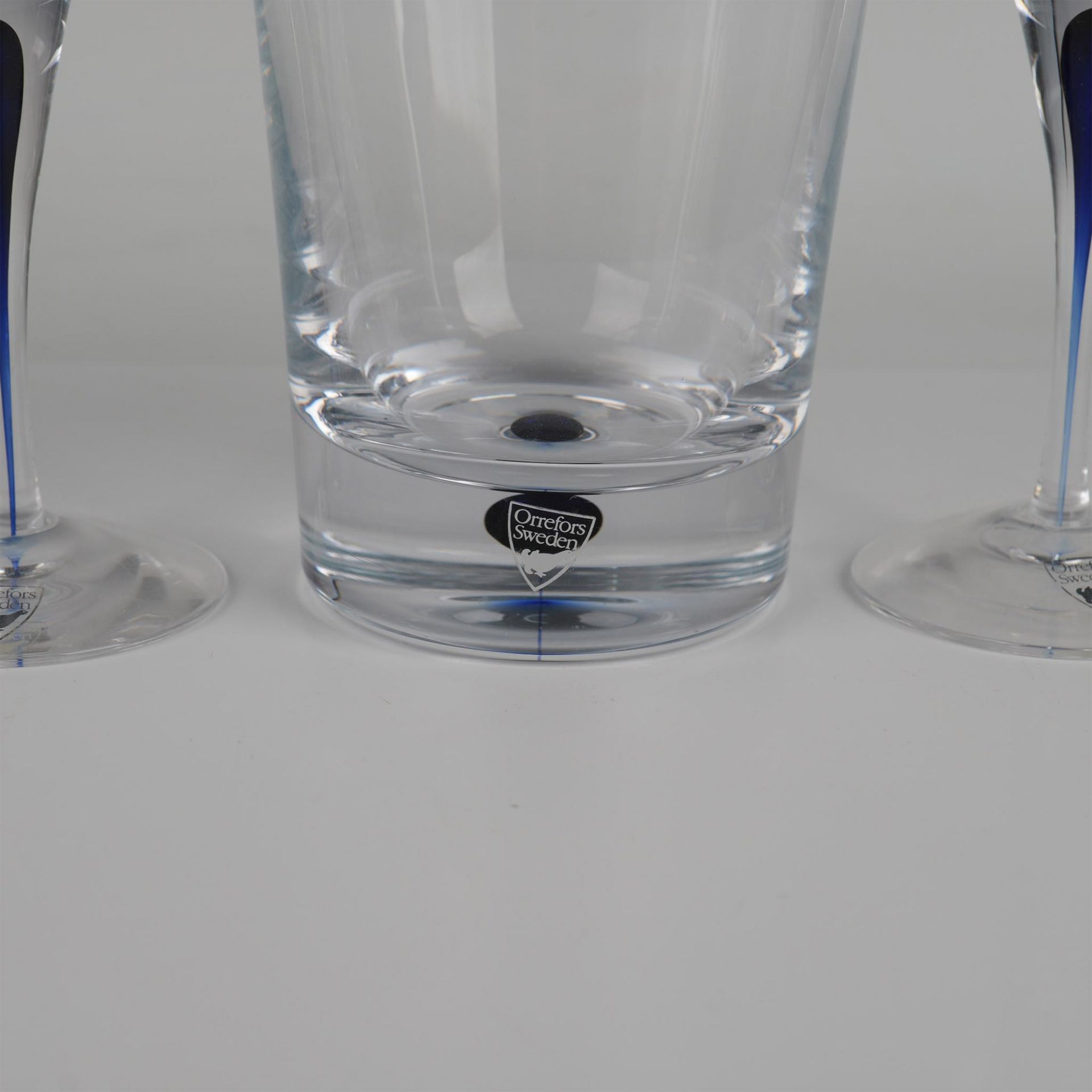 5pc Orrefors Wine Glasses and Carafe, Intermezzo Blue - Bild 2 aus 6