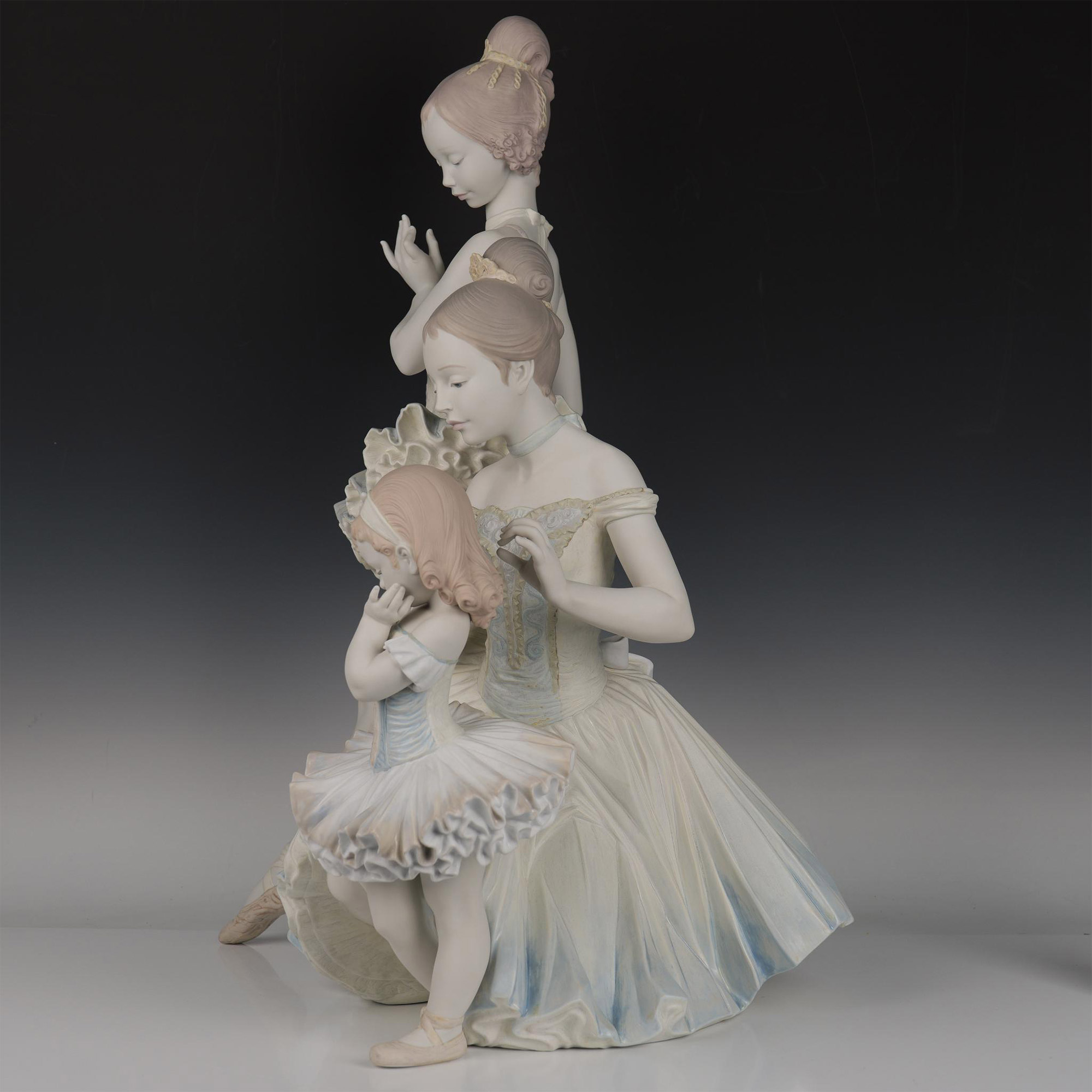 Love For Ballet 1011893 - Lladro Porcelain Monumental Sculpture - Image 4 of 15