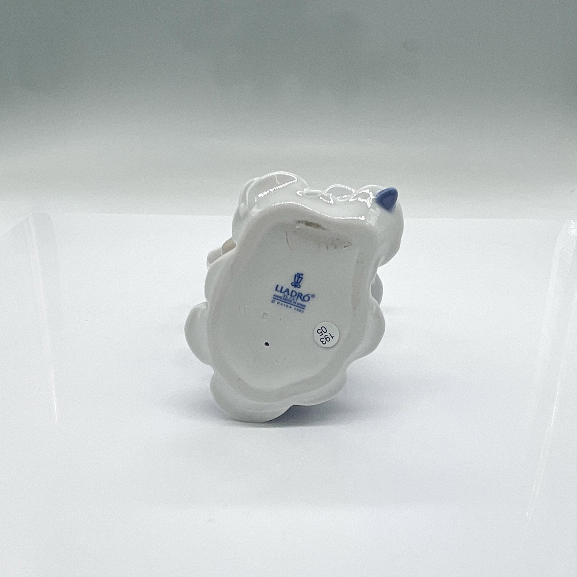 Juanita 1005193 - Lladro Porcelain Figurine - Image 3 of 4
