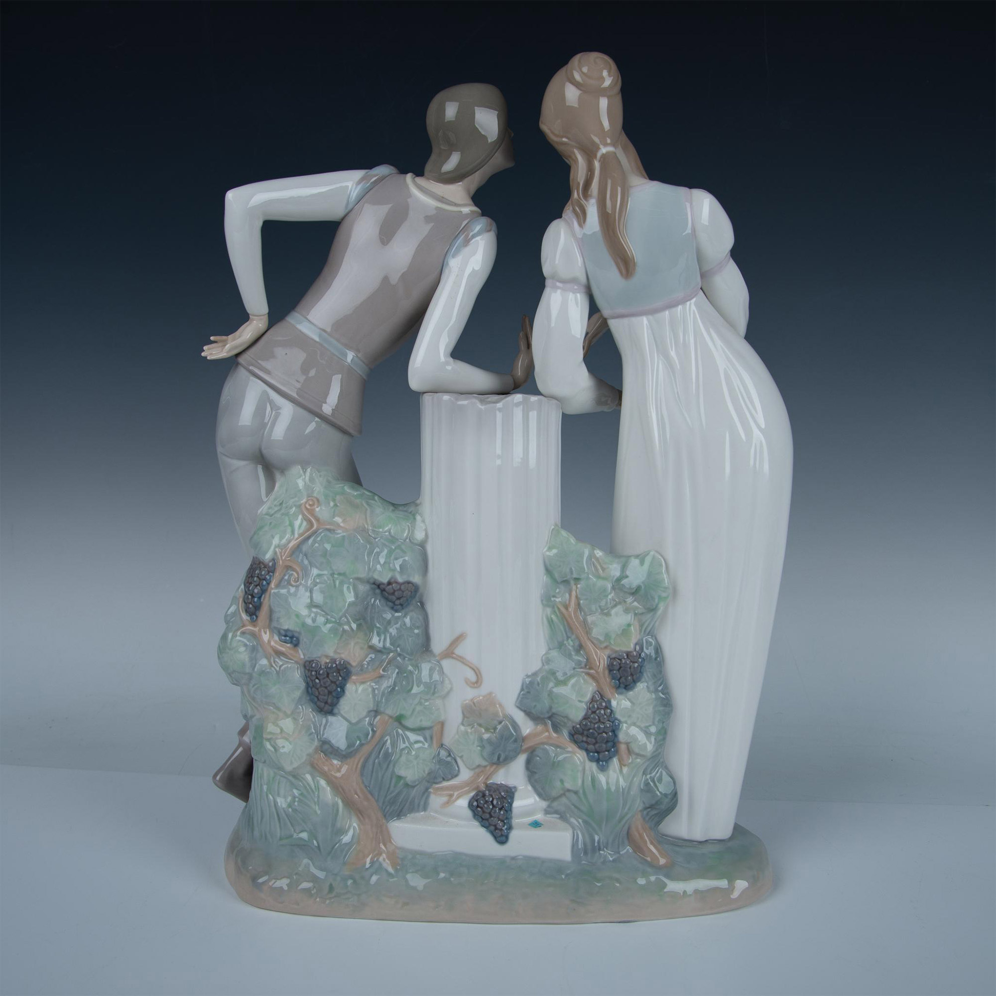 Romeo and Juliet 1004750 - Lladro Porcelain Figurine - Image 5 of 9