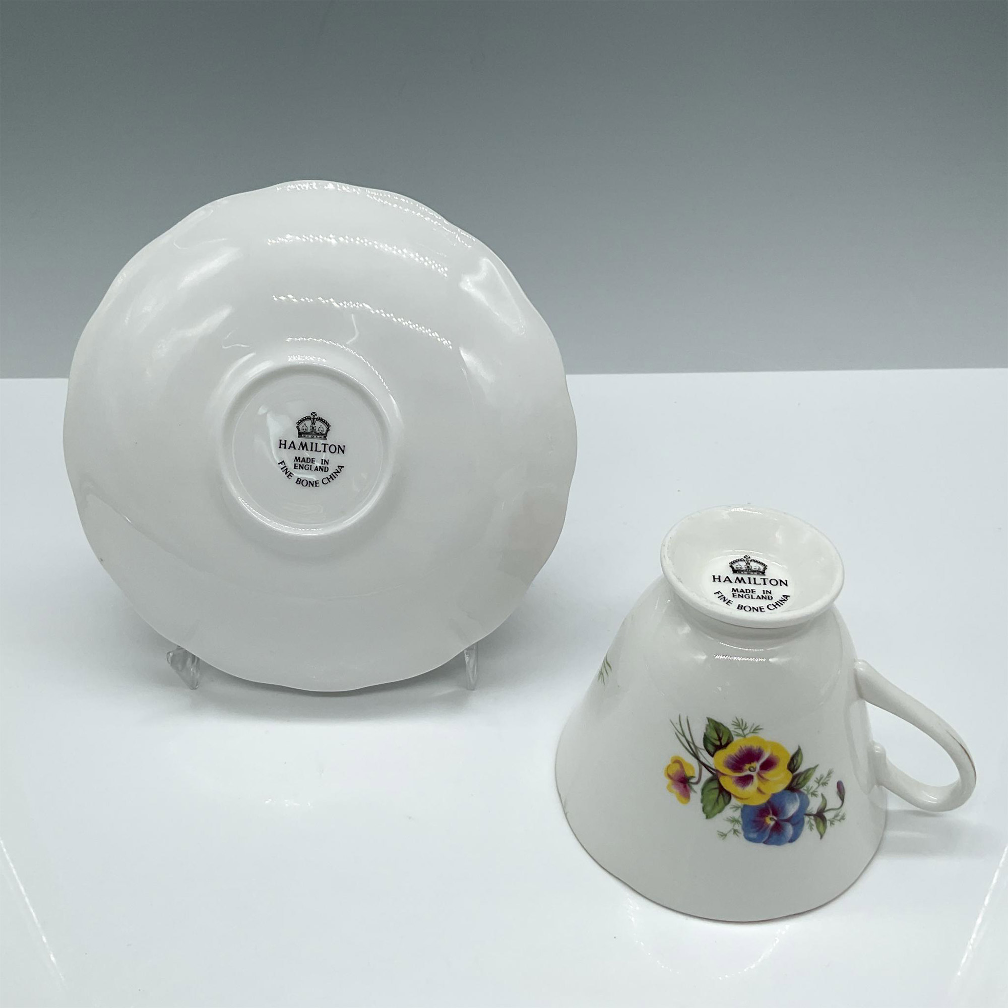 Hamilton Fine Bone China Tea Cup and Saucer Set - Image 3 of 3