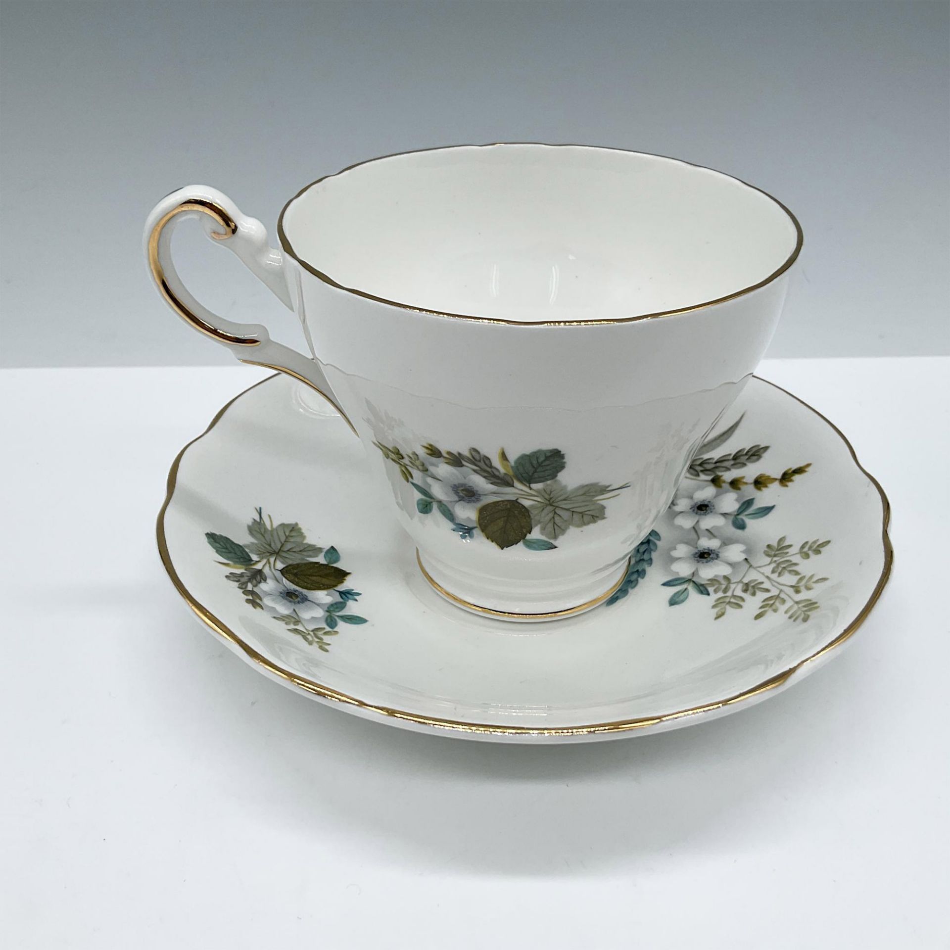 Regency Bone China Tea Cup and Saucer - Image 2 of 4