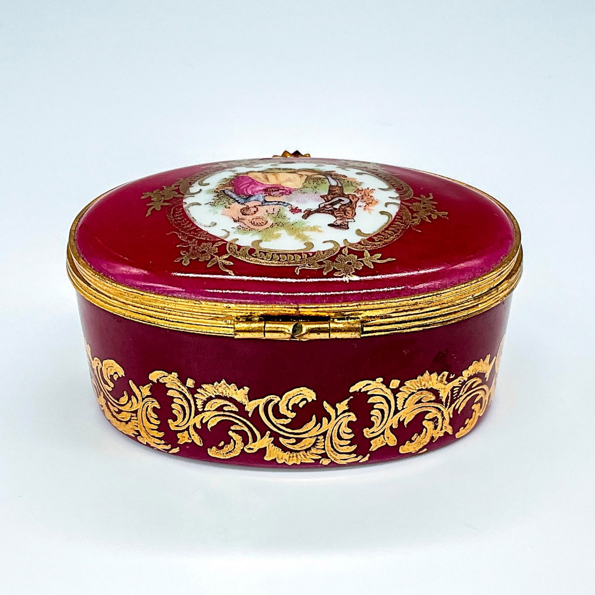 Oval Castel Limoges Porcelain Box - Image 2 of 3