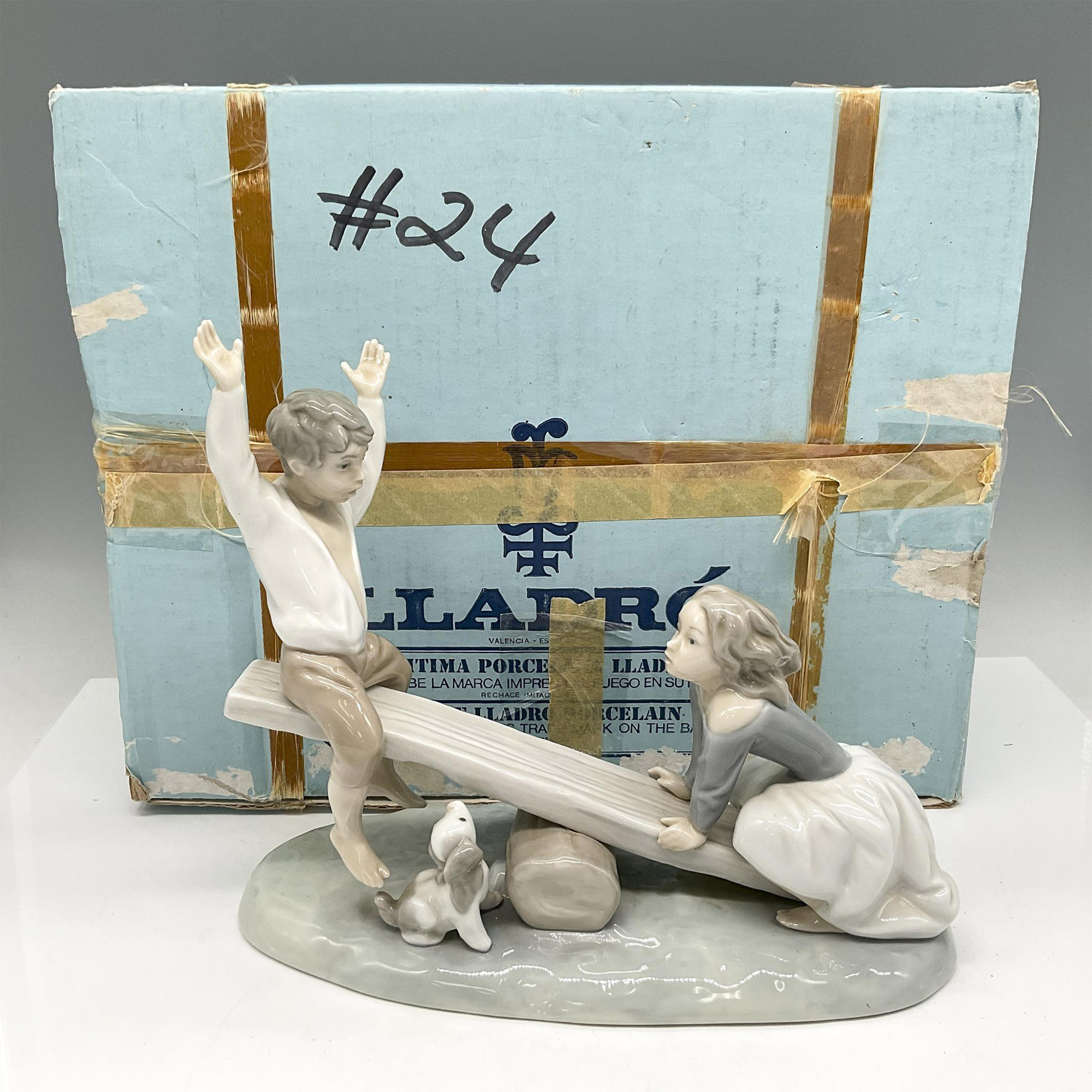 See-Saw 1004867 - Lladro Porcelain Figurine - Image 4 of 4
