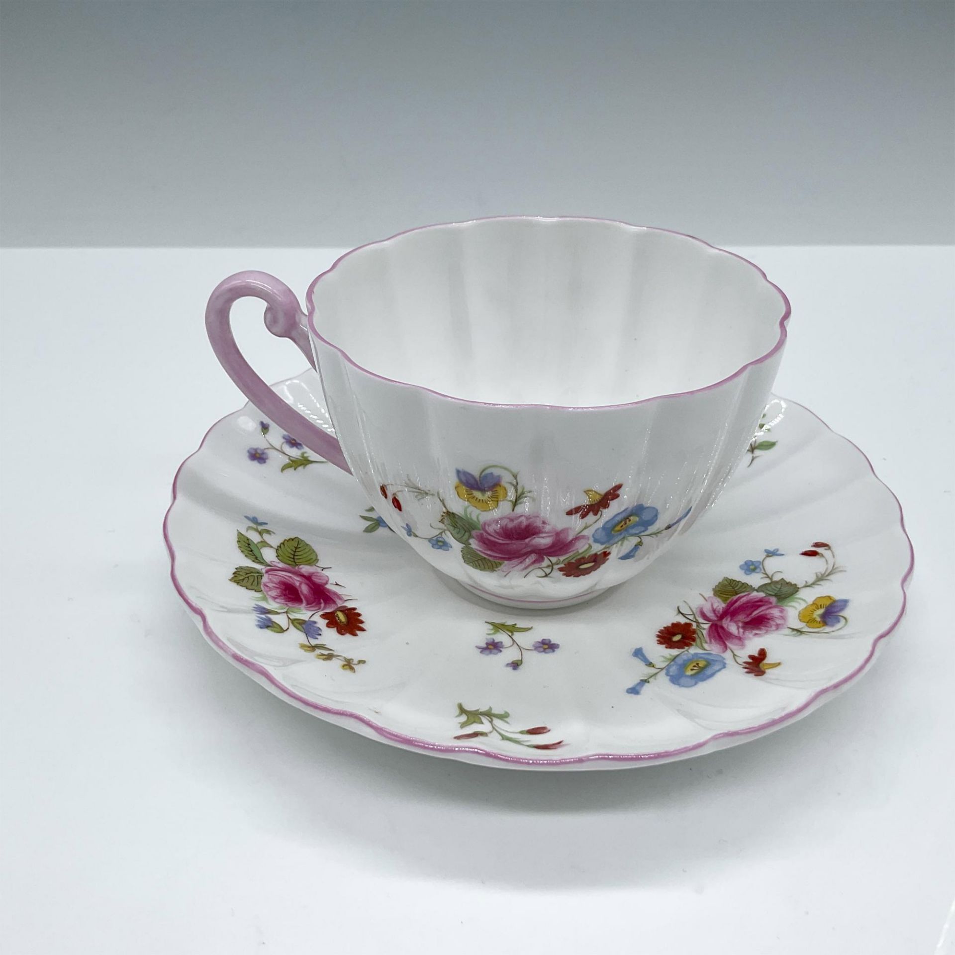 Shelley Bone China Tea Cup and Saucer Set, Rose & Red Daisy - Bild 2 aus 4