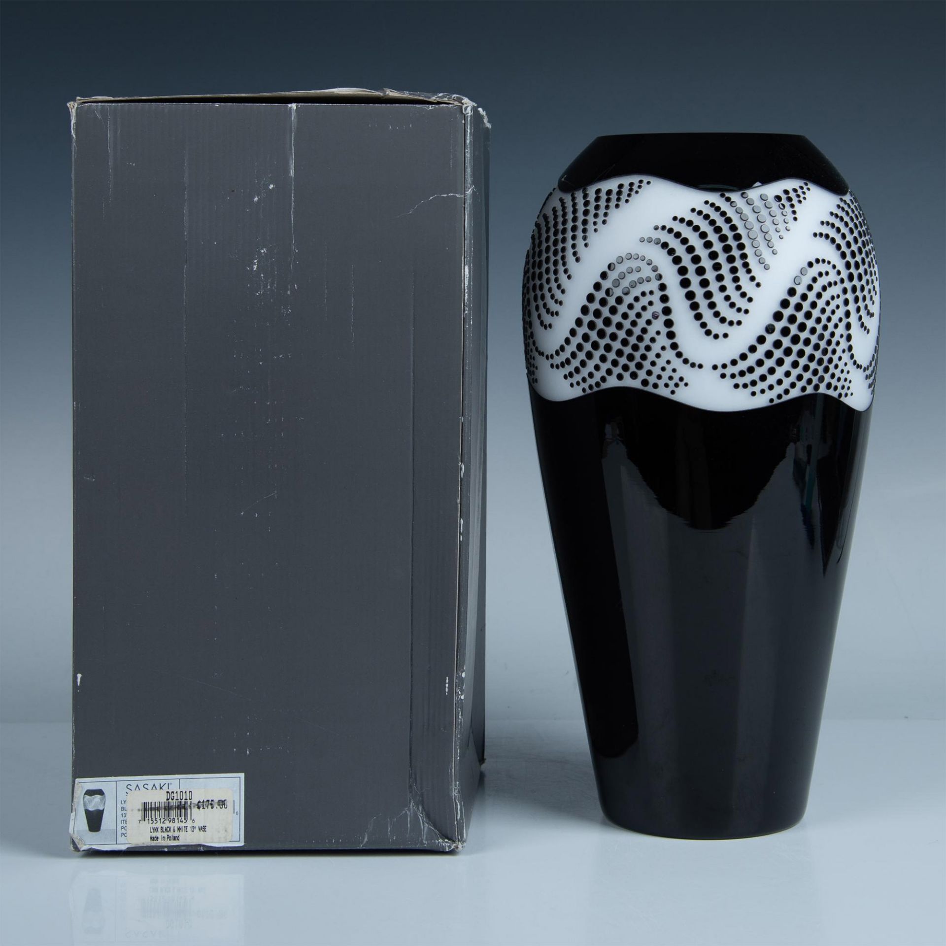 Sasaki Crystal Handcrafted Vase, Lynx Black & White - Image 7 of 7