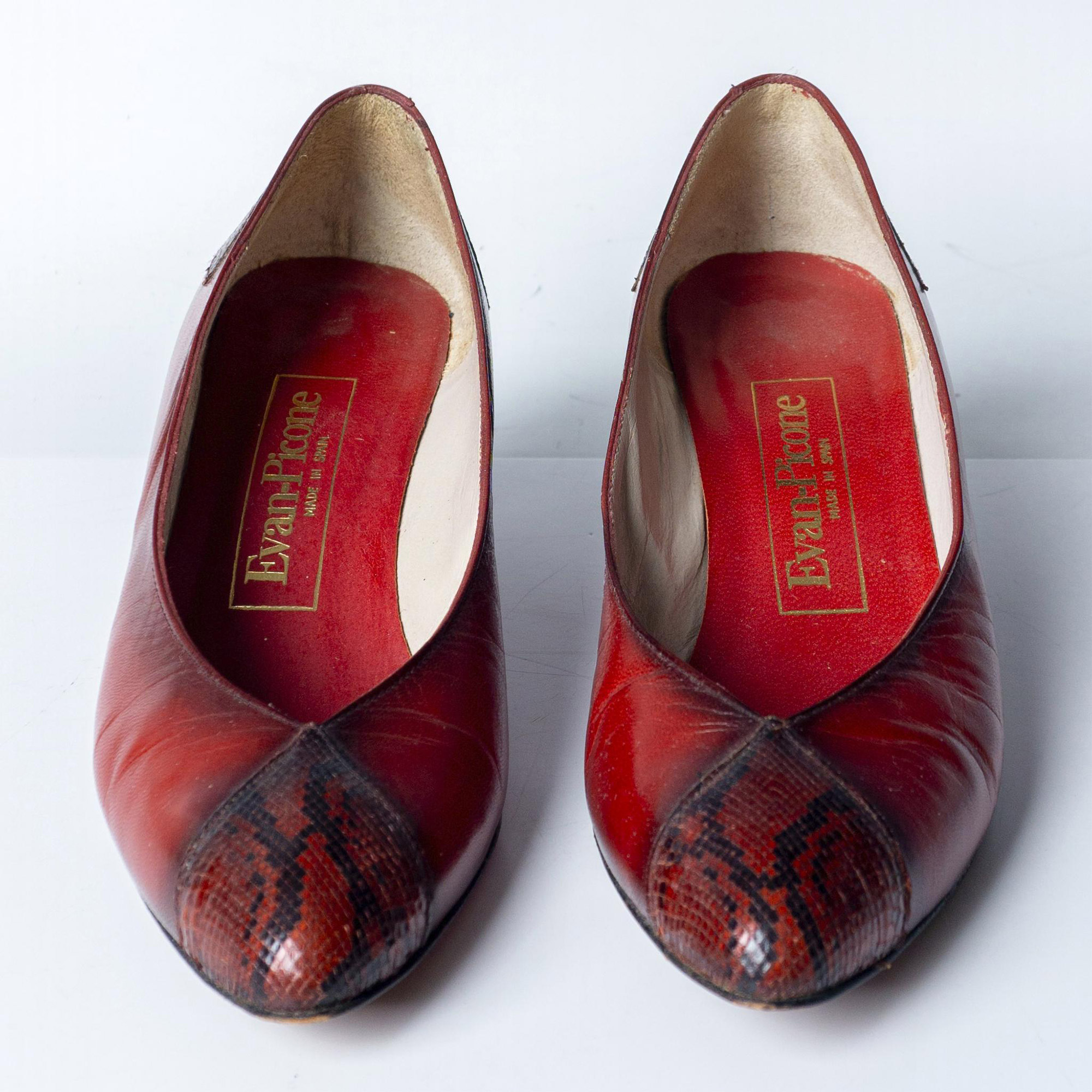 Handmade Evan-Picone Spain Red Leather Ladies Dress Shoes - Image 2 of 4