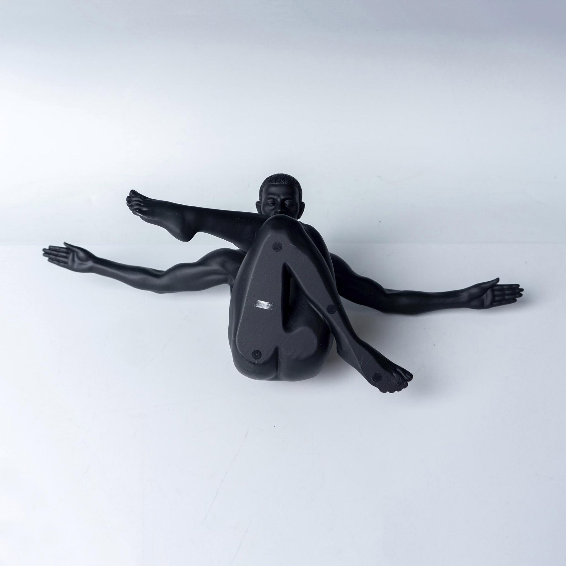 Resin Figure Statuette, Athletic Man In a Yoga Pose - Bild 4 aus 5