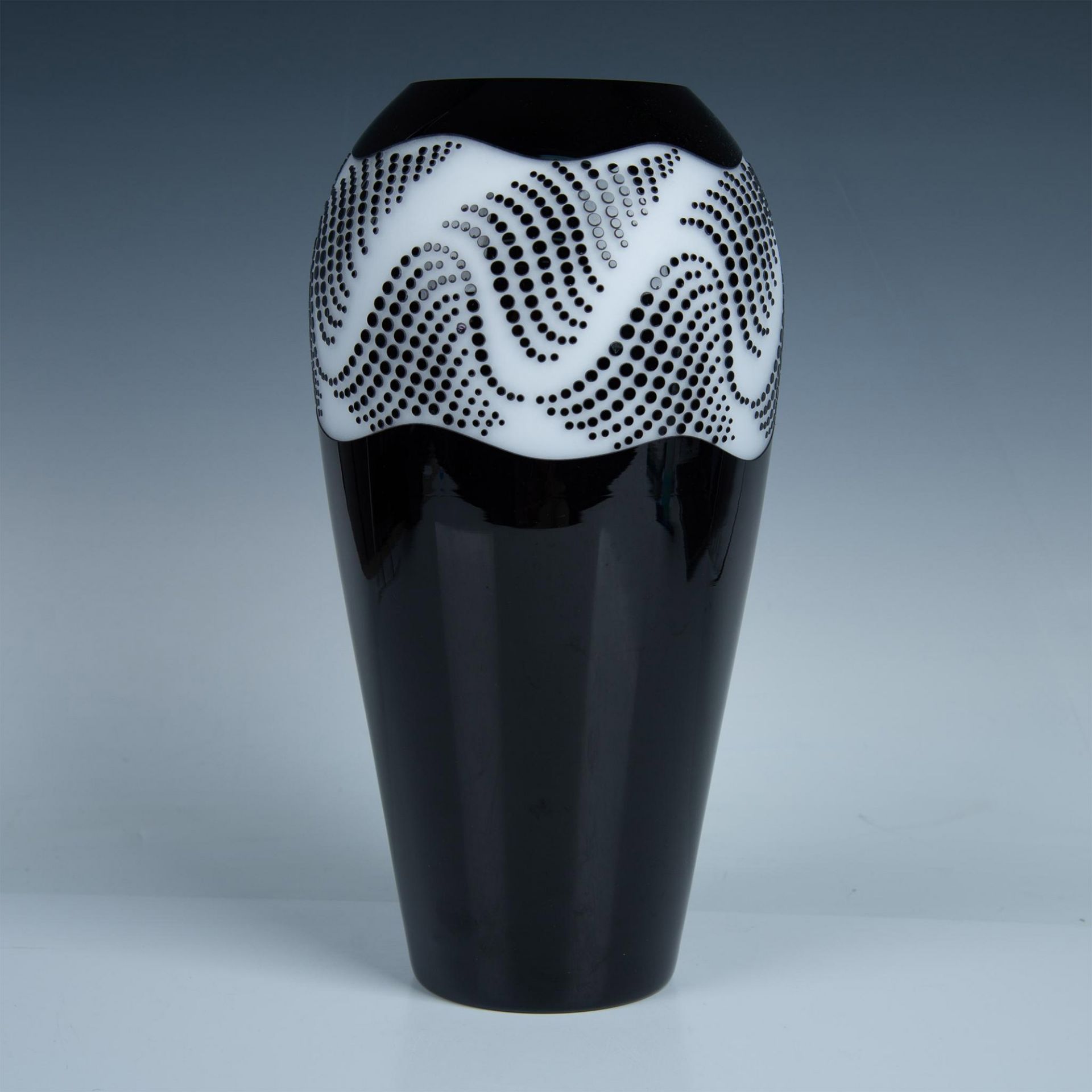 Sasaki Crystal Handcrafted Vase, Lynx Black & White