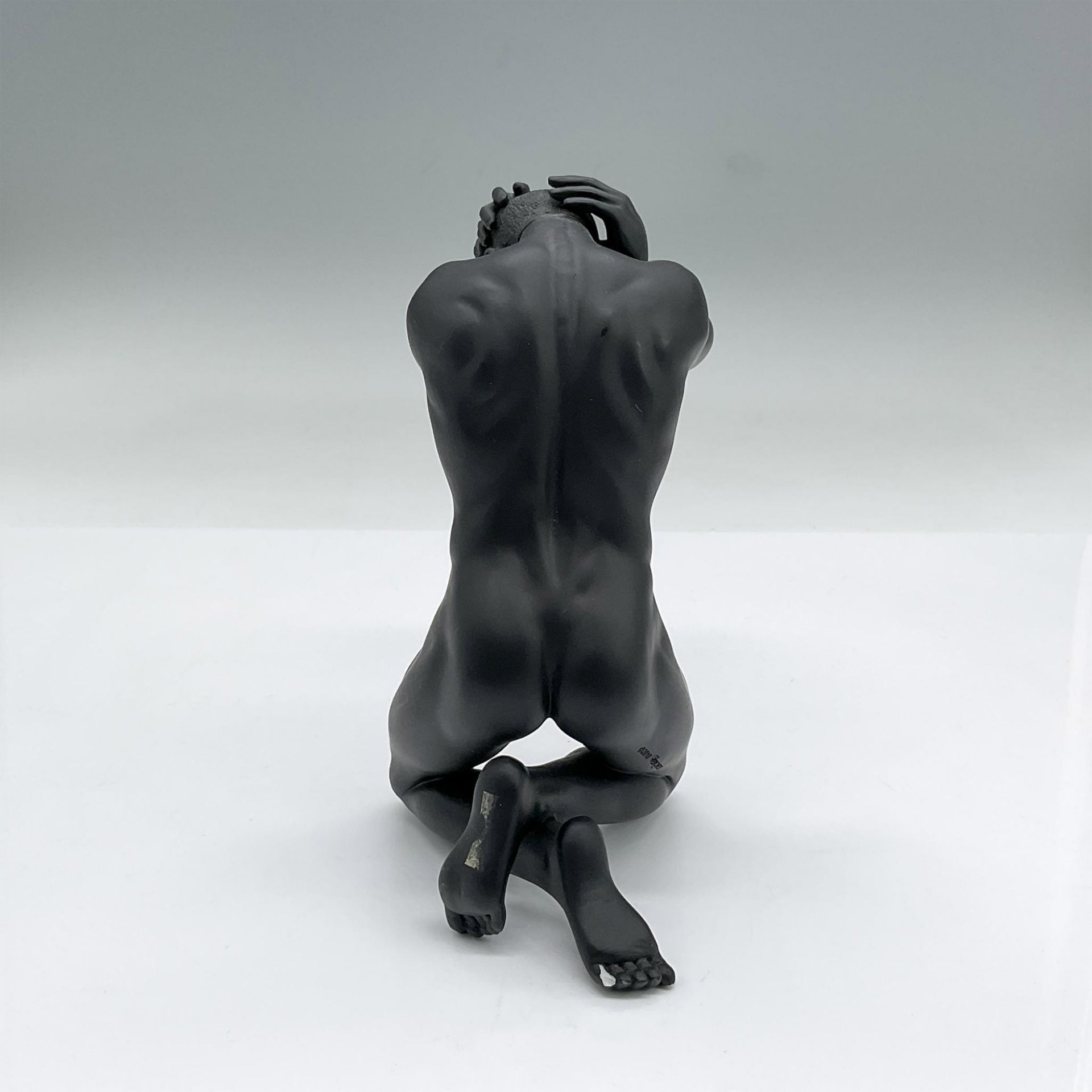 Veronese Resin Figure Statuette, Nude Man Kneeling - Bild 2 aus 3