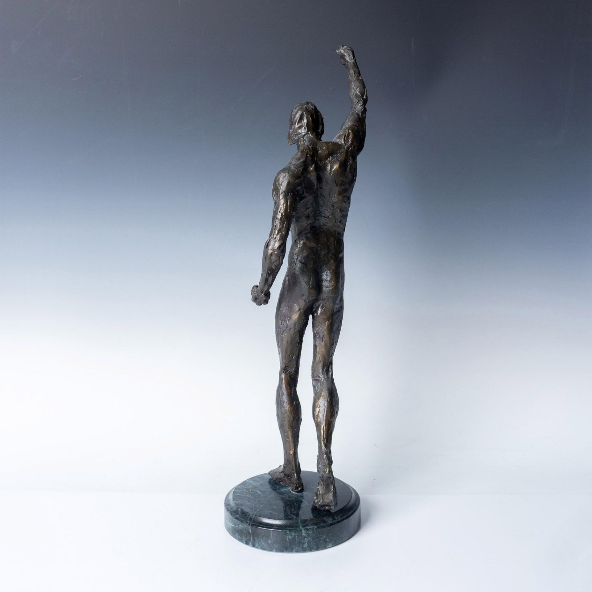 Bronze Sculpture, Triumphant Nude Man - Bild 2 aus 3