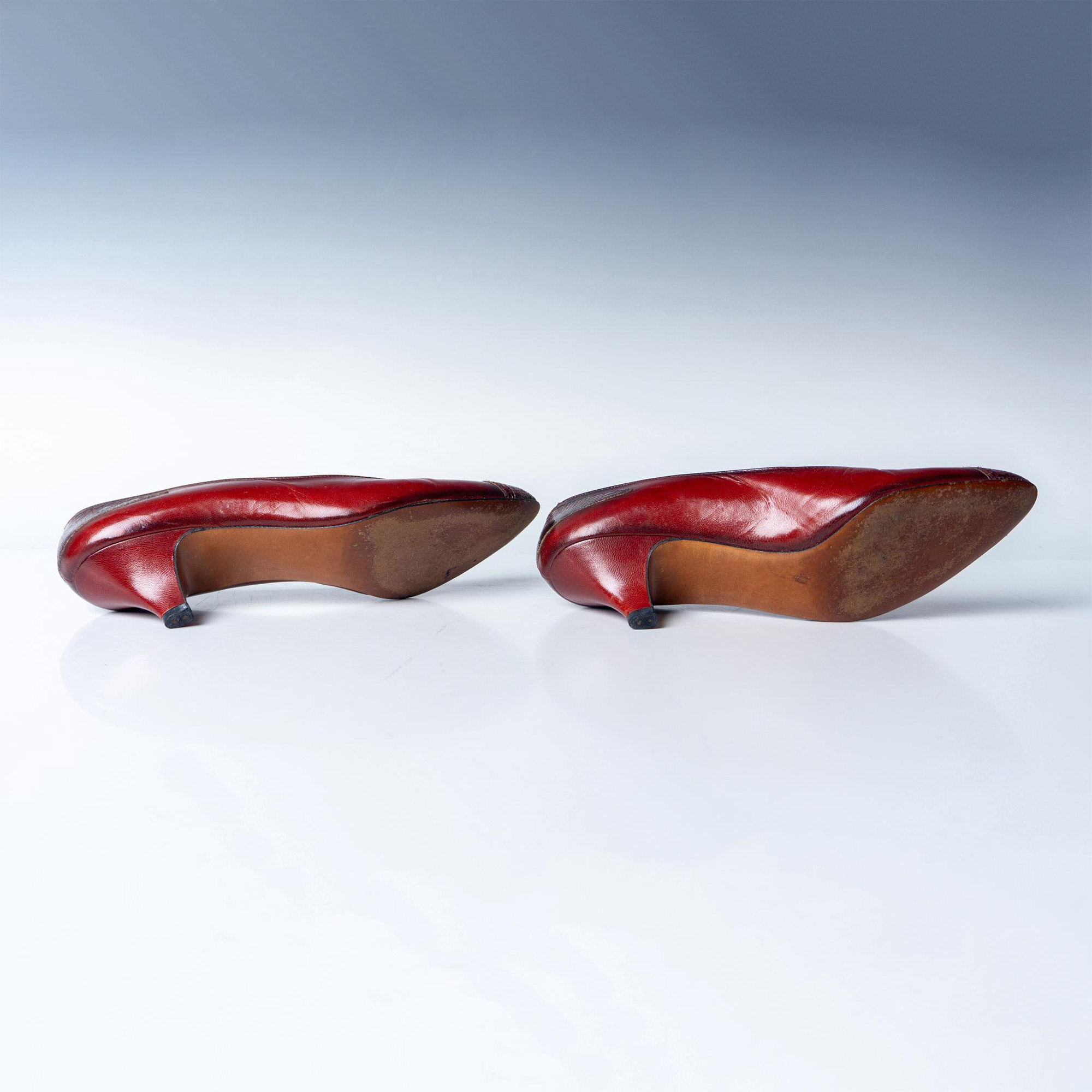 Handmade Evan-Picone Spain Red Leather Ladies Dress Shoes - Image 4 of 4