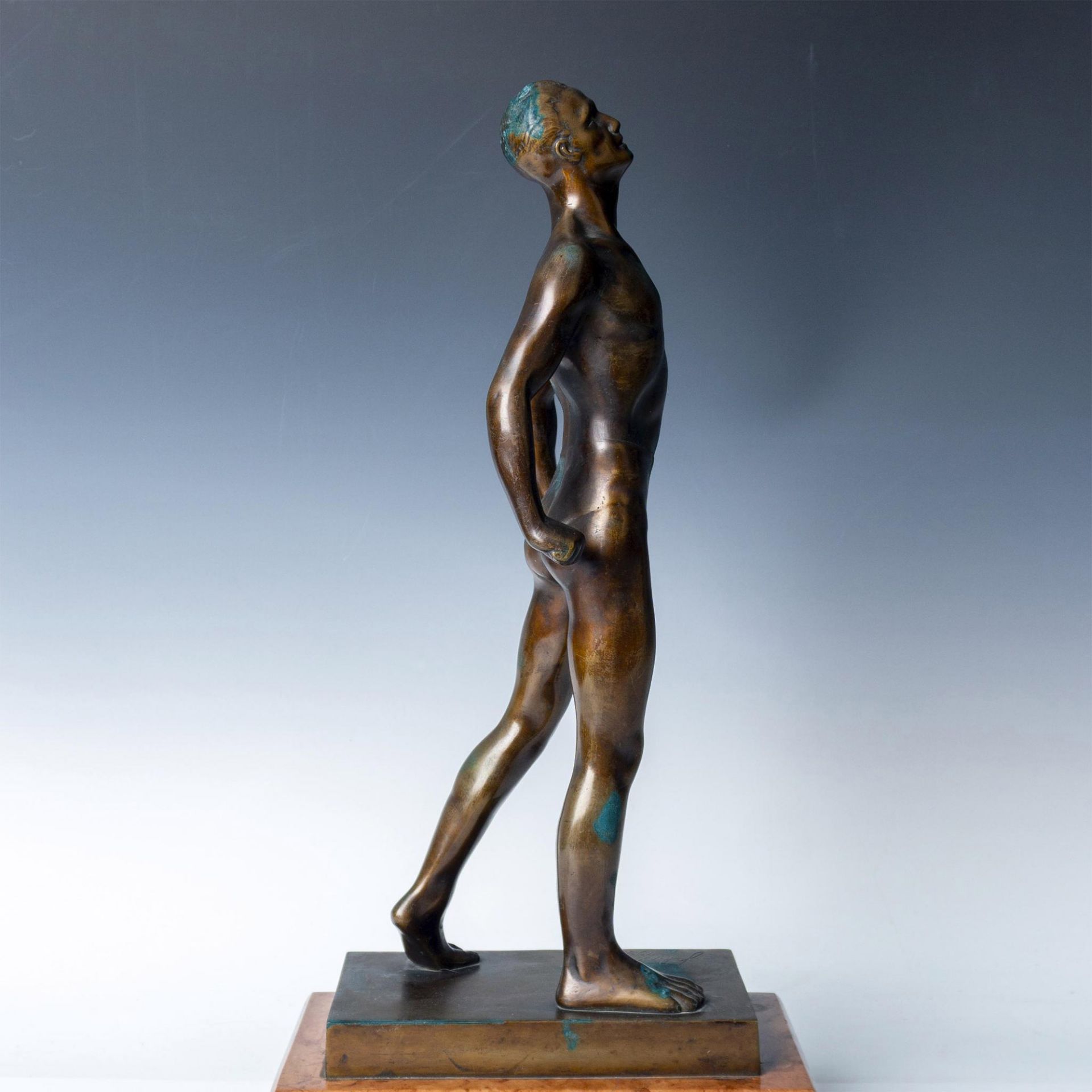 Hungarian Bronze Sculpture, Athletic Man in Swim Briefs - Bild 3 aus 4