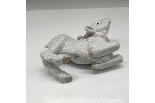 Baby Girl Lamb 1006547 - Lladro Porcelain Figurine - Bild 3 aus 3