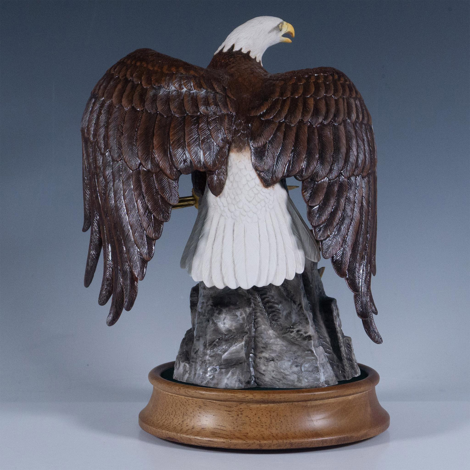 Franklin Mint Porcelain Figurine, American Eagle - Image 2 of 3