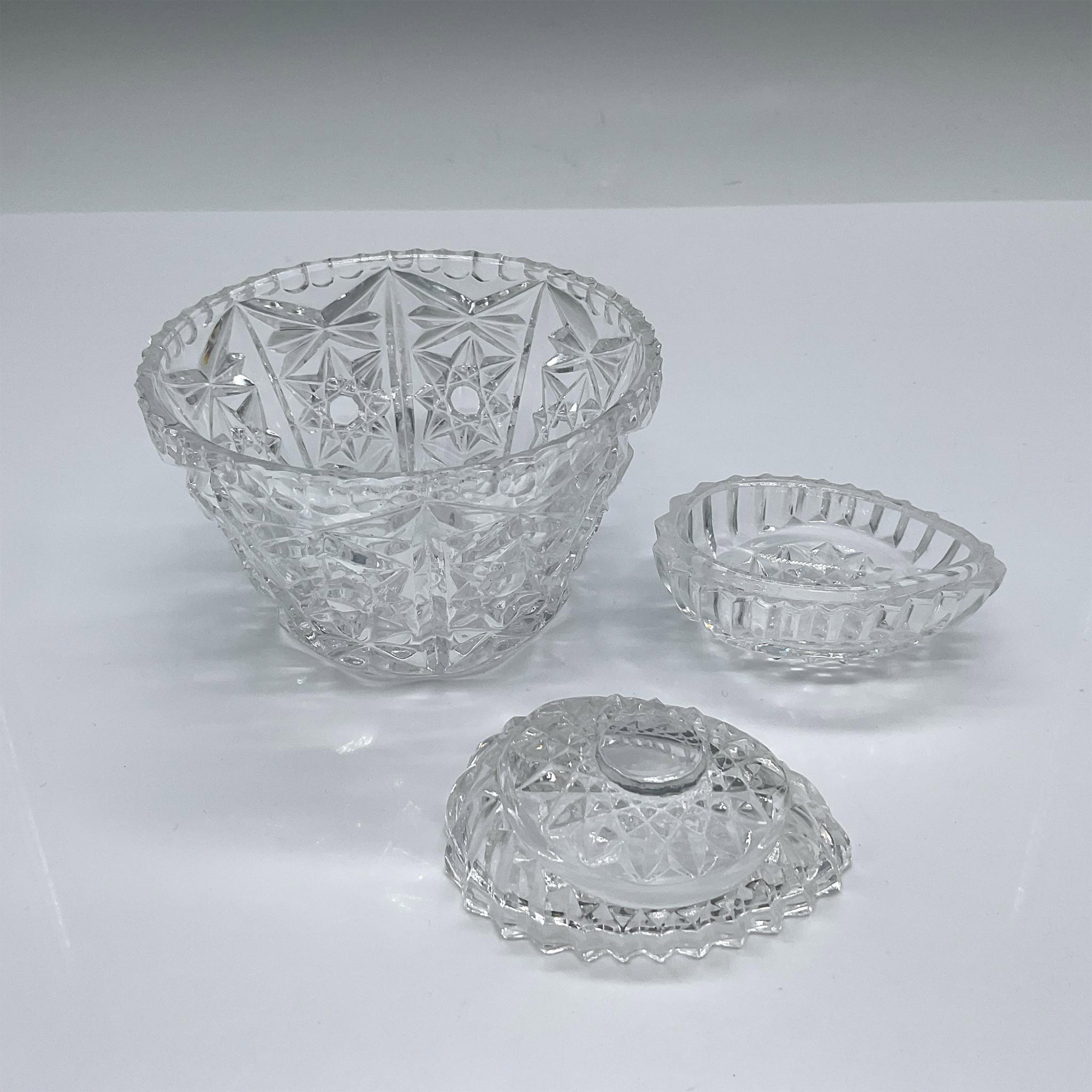 2pc Vintage Glass Bowl and Box - Image 2 of 3