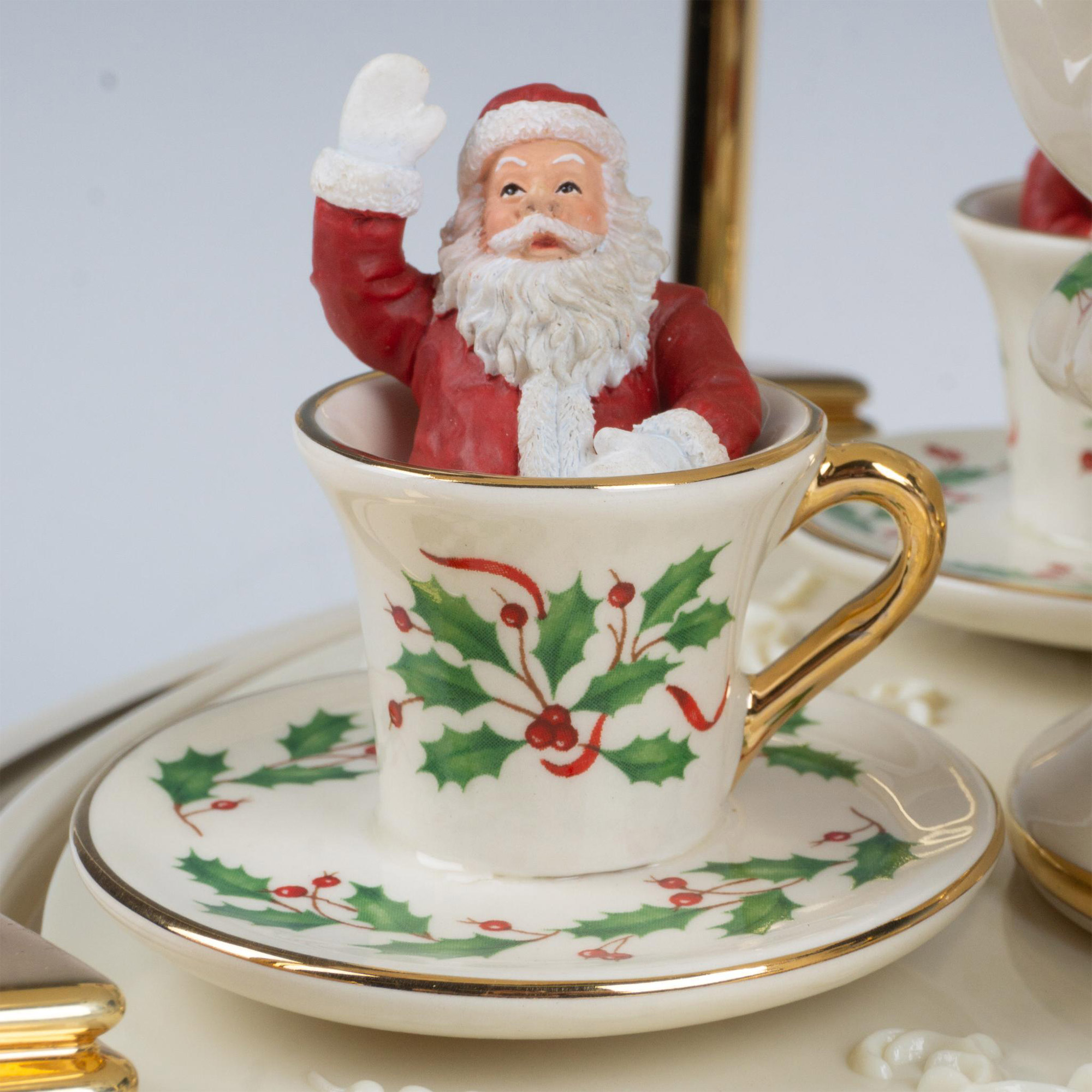 Lenox Holiday Centerpiece Teacup Ride - Image 3 of 8