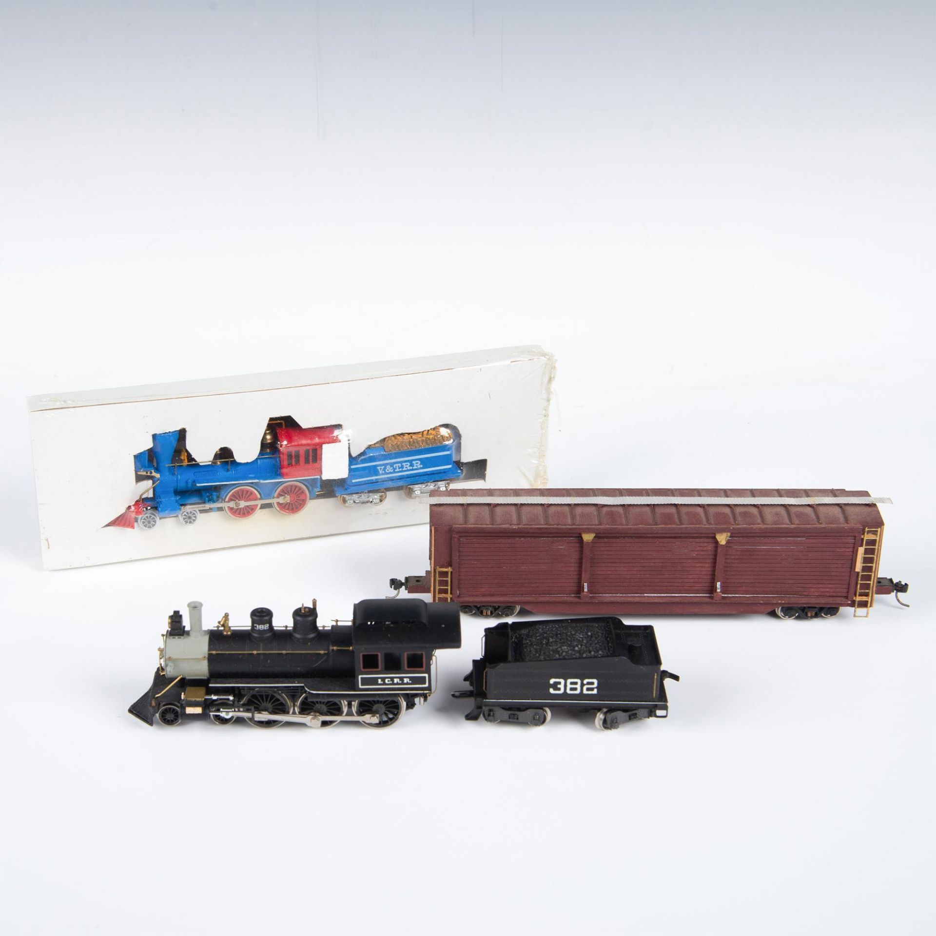 3pc Vintage HO Scale Model Train Grouping