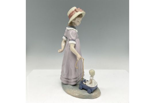 Girl with Toy Wagon 1005044 - Lladro Porcelain Figurine - Bild 3 aus 5