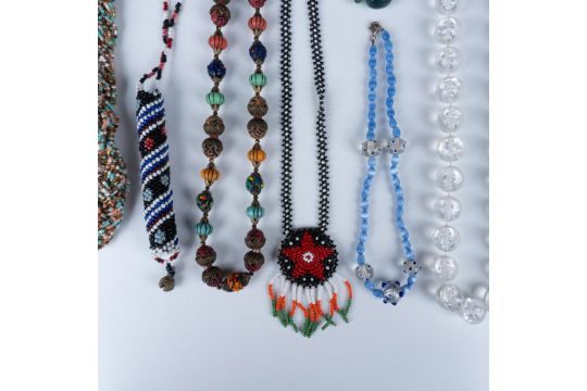 24pc Lot of Beautiful Beaded Jewelry - Image 4 of 13