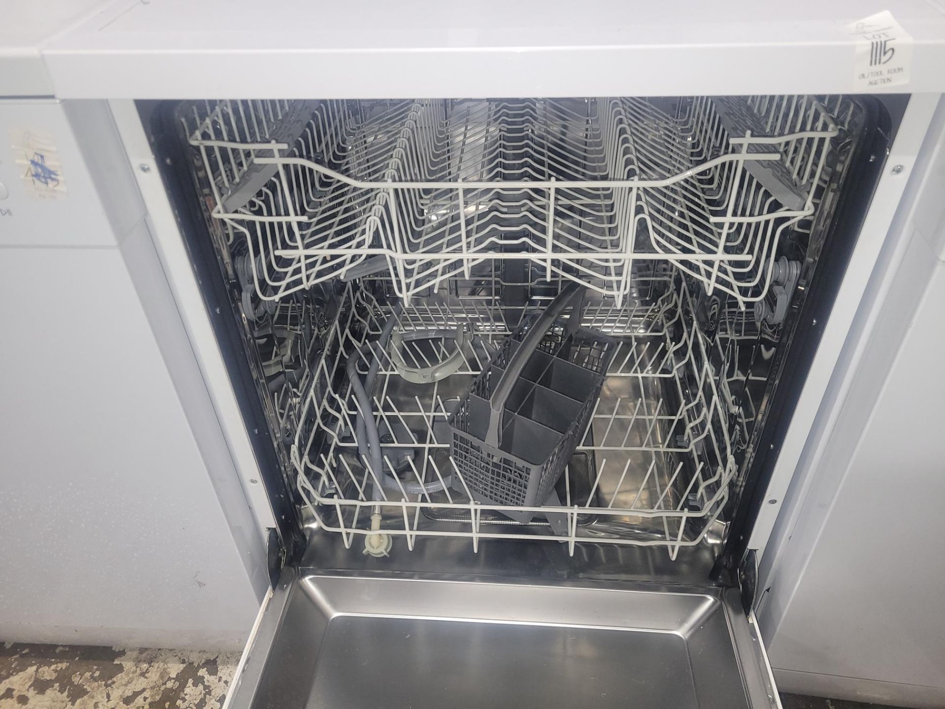 ESSENTIALS CDW60W18 WHITE DISHWASHER - Image 2 of 2