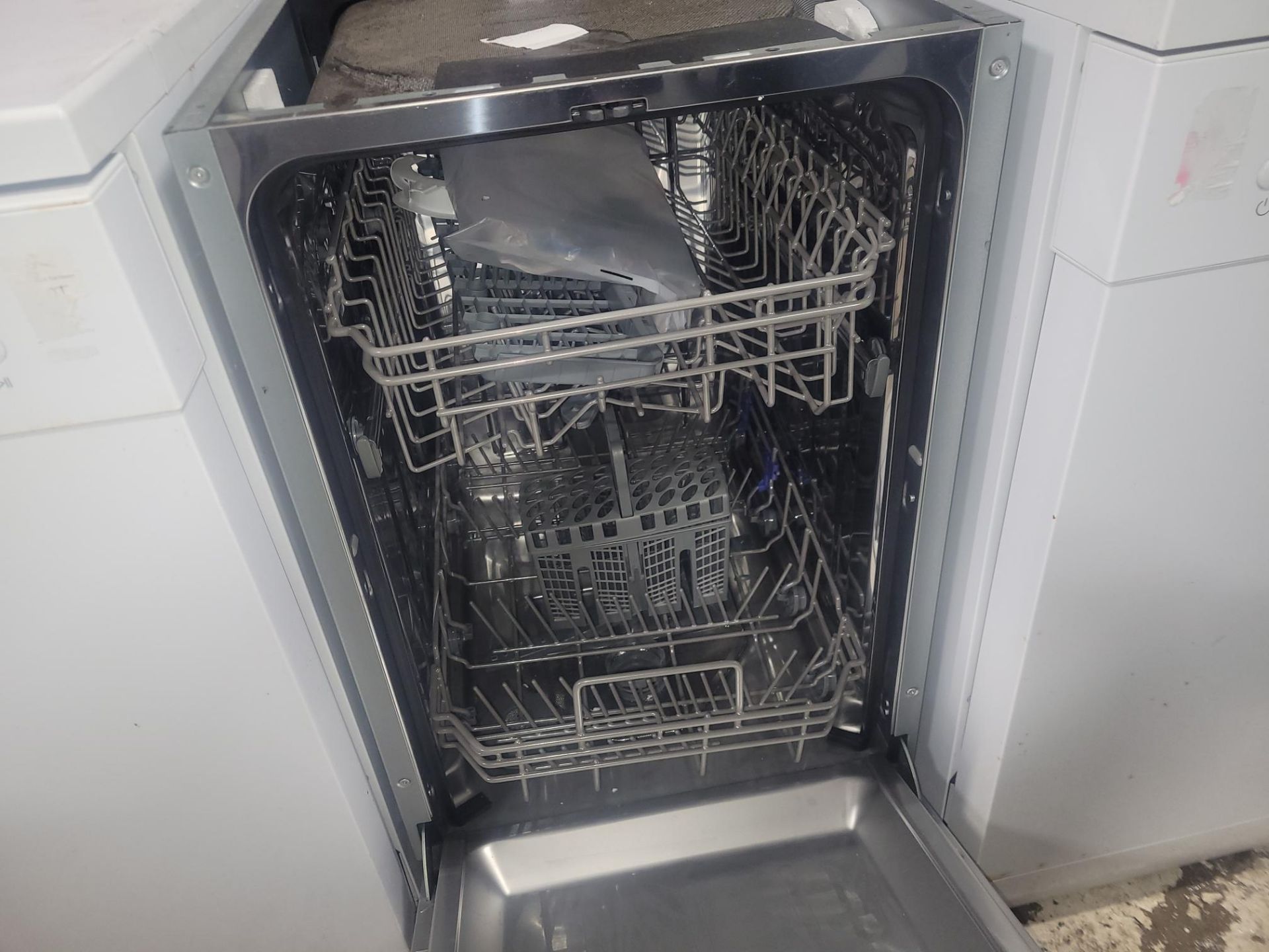 LOGIK LID45W20 SLIM INTEGRATED DISHWASHER - Image 2 of 2