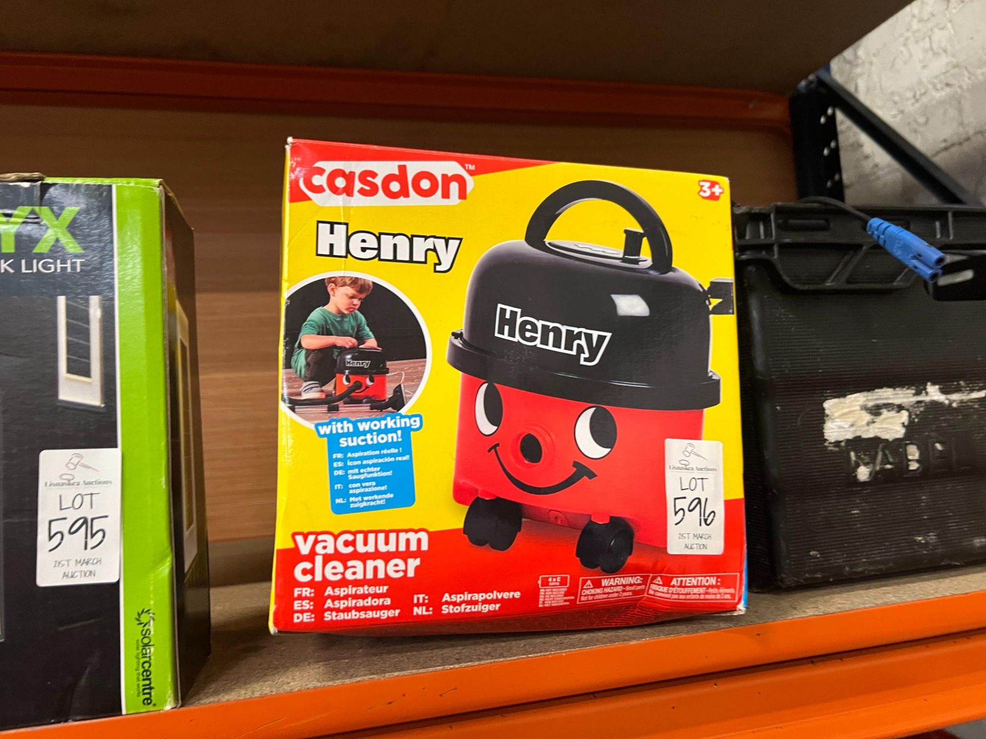 CASDON HENRY VACUUM CLEANER TOY