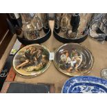 PAIR OF DECORATIVE WALL HANGING PLATES