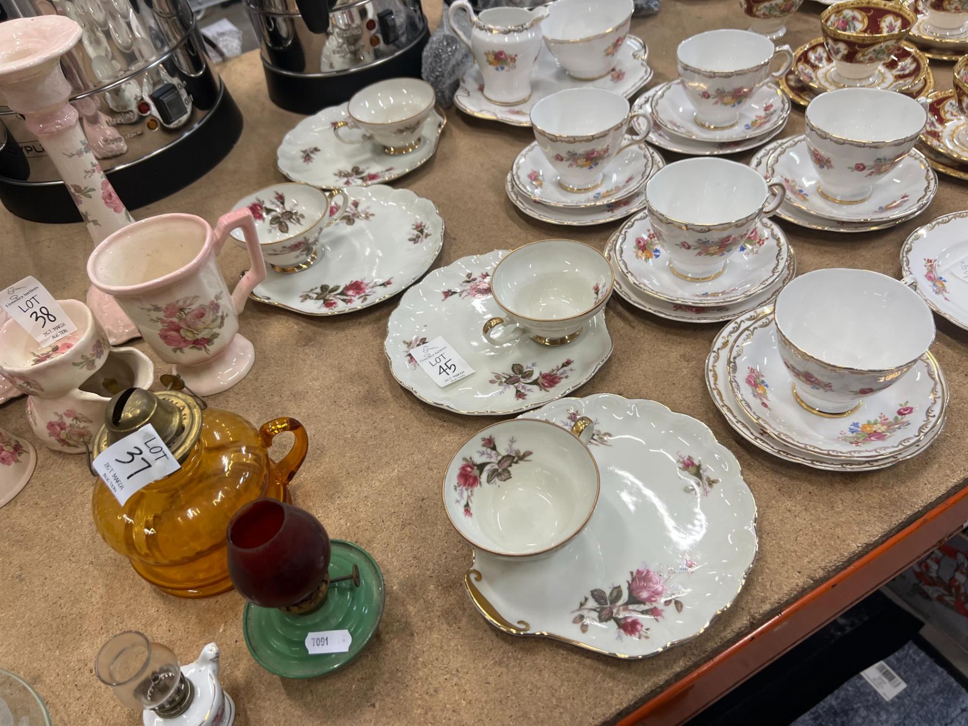 4X CHINA CUPS WITH MATCHING SANDWICH PLATES
