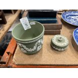 2X PIECES OF GREEN WEDGWOOD