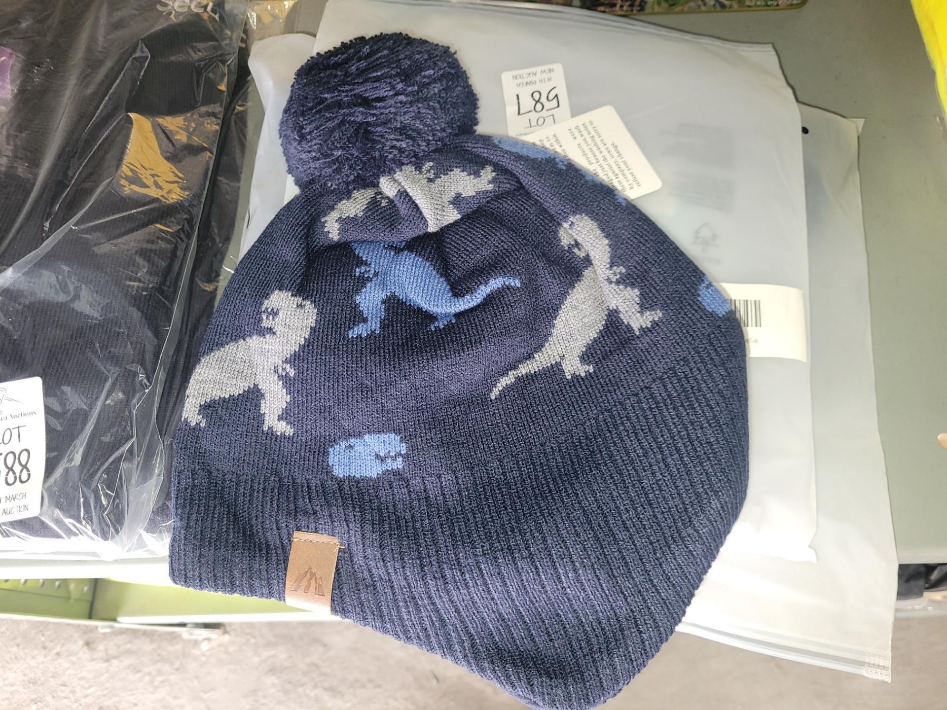 3x BOYS WINTER HAT (NEW)